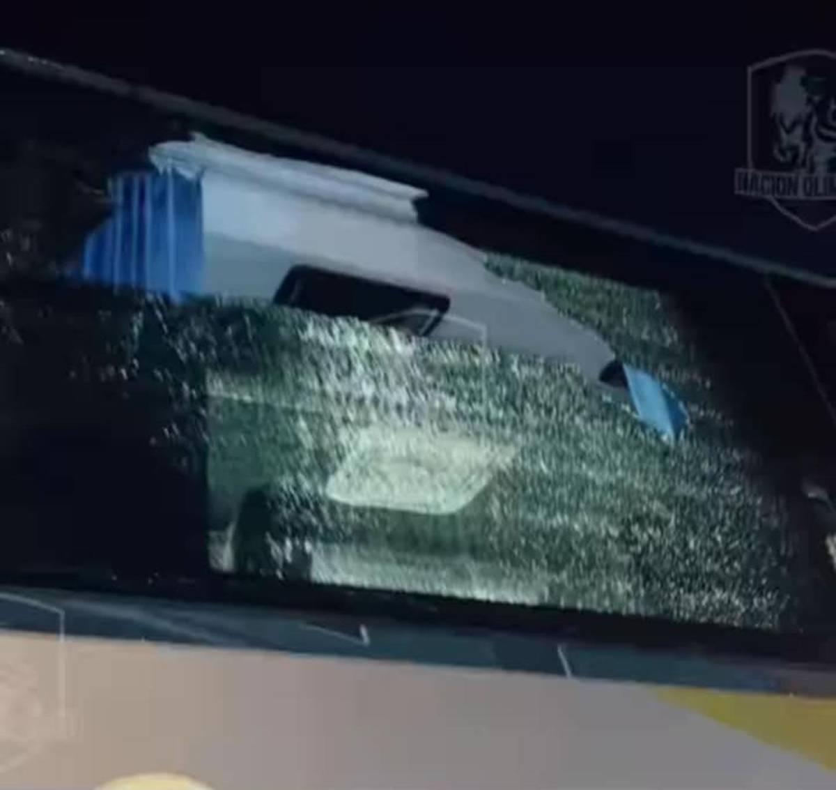 ¡Condenable! Atacan bus del Olimpia en Costa Rica: futbolistas vivieron momentos de terror