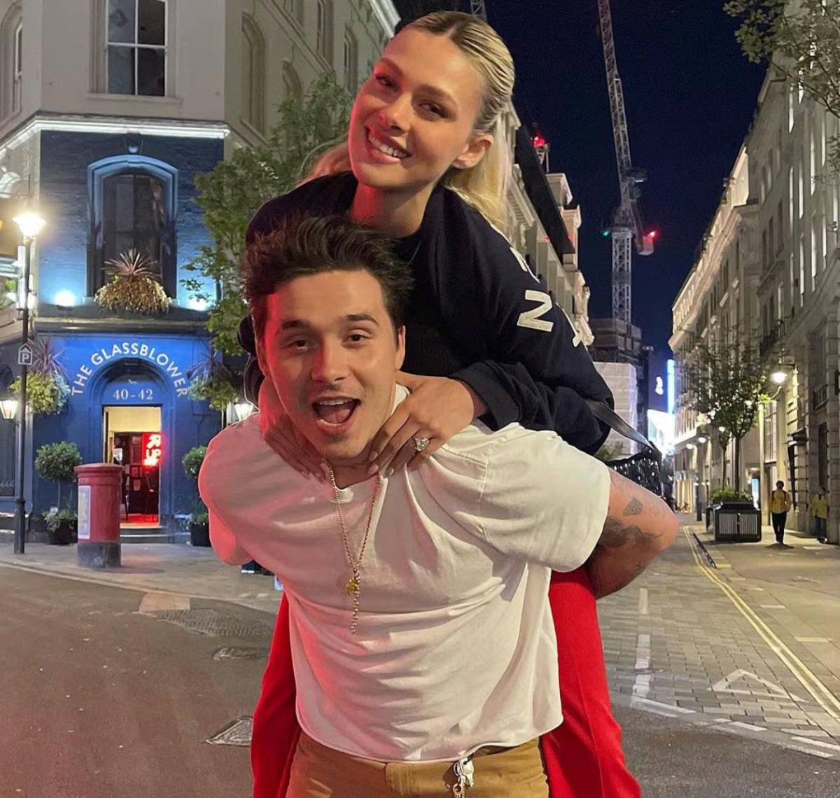 El padre de Nicola Peltz rompe el silencio tras el drama de los Beckham