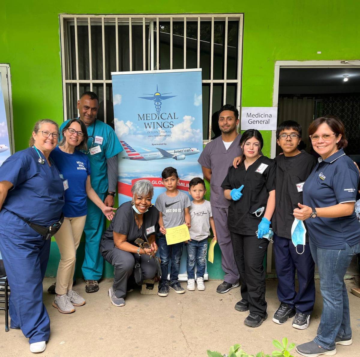 Brigada médica atiende a más de 600 personas en Quimistán, Santa Bárbara