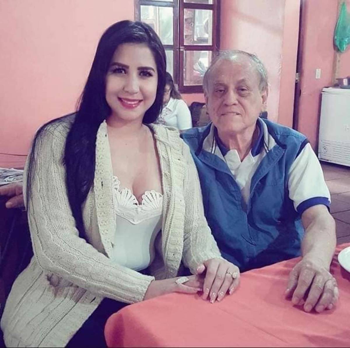 Hija de famoso técnico hondureño reaparece más bella que nunca: ¿de qué equipo es?