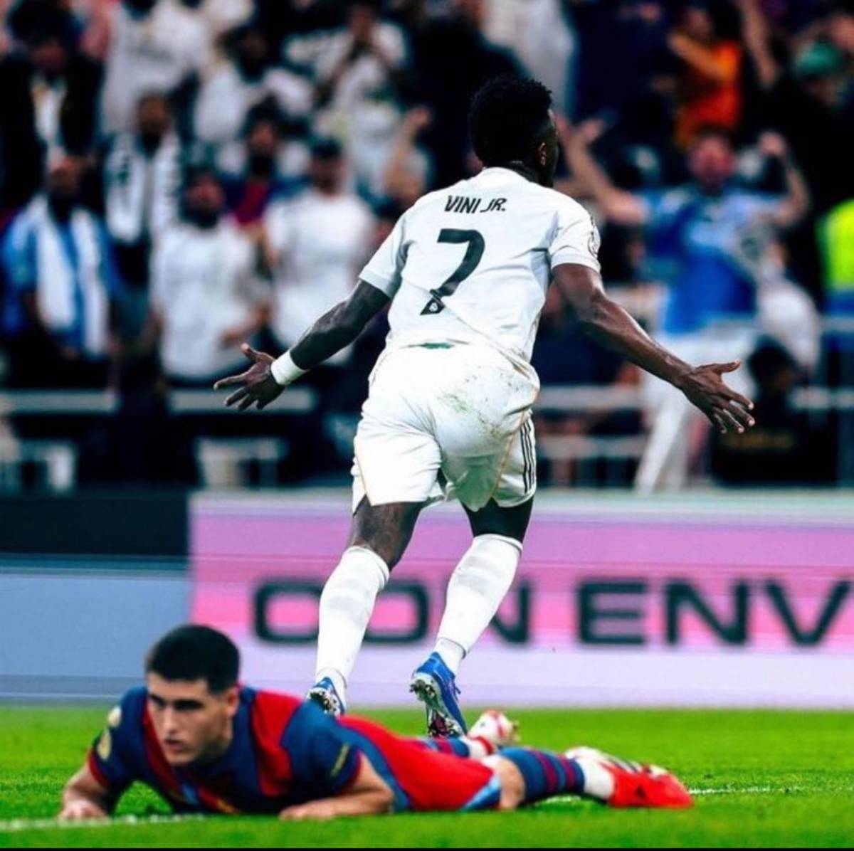 Barcelona festeja la Supercopa, el culpable de derrota del Real Madrid y burla de Raphinha