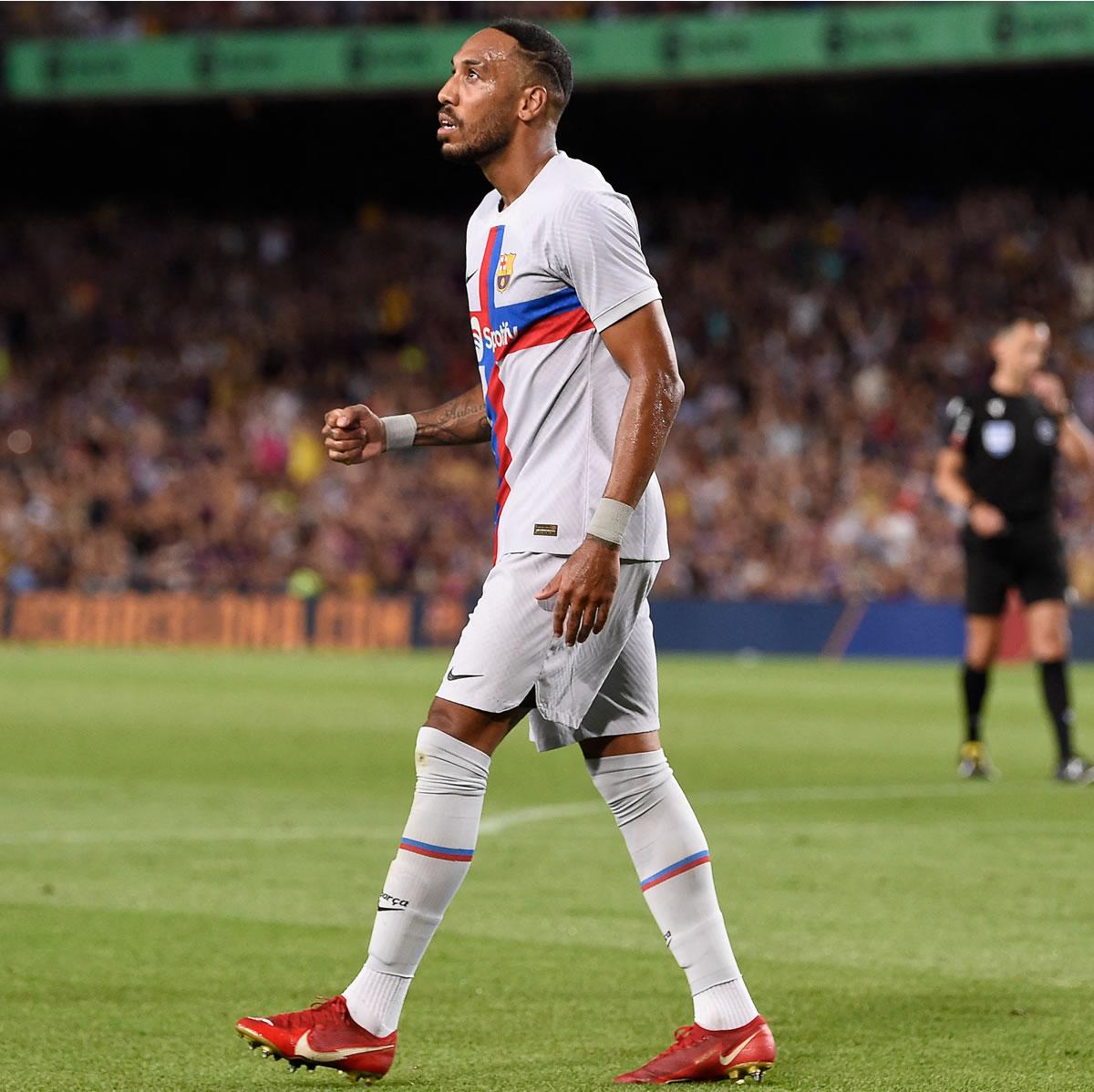 Pierre Emerick Aubameyang festejando su gol que significó el 1-1.