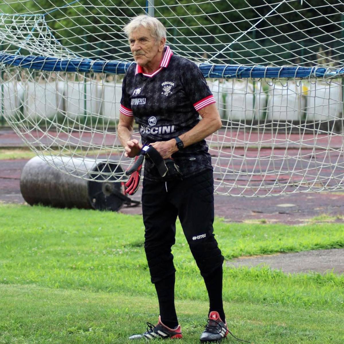 Exportero regresa al fútbol con 83 años: Sin Maradona, yo hubiese sido el número 1