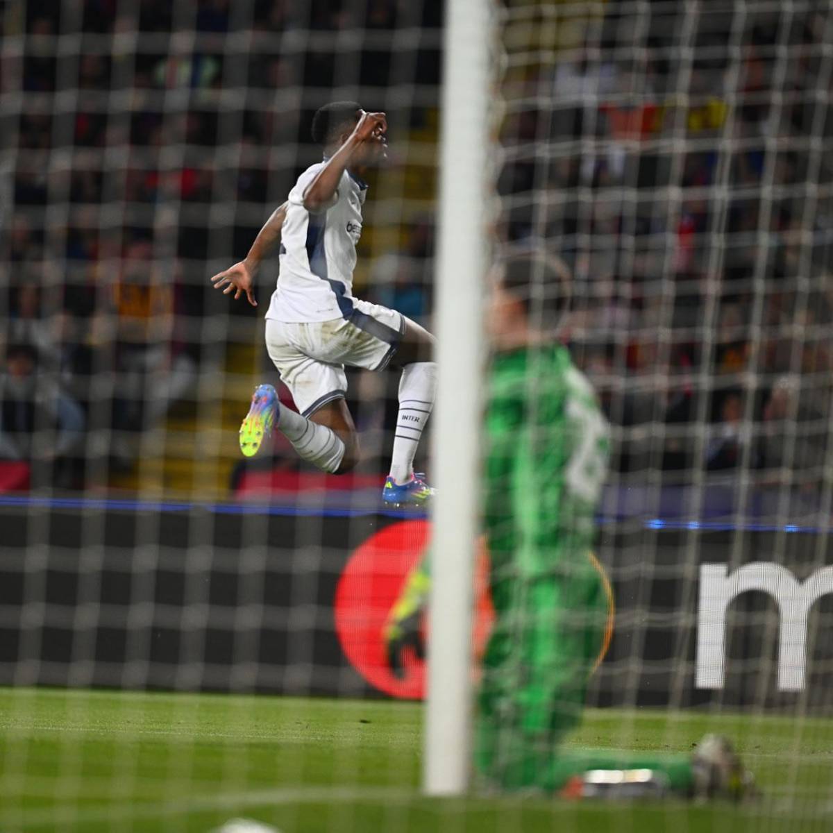 Caras largas en Barcelona, regalo sorpresa a Lamine, polémica y reclamo del Inter