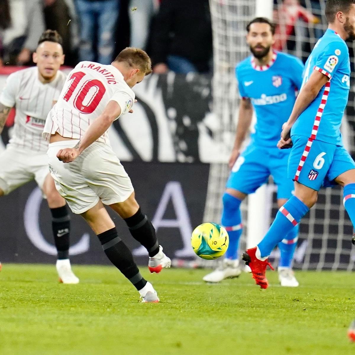 El misil de Rakitic para hacer un golazo frente al Atlético de Madrid.