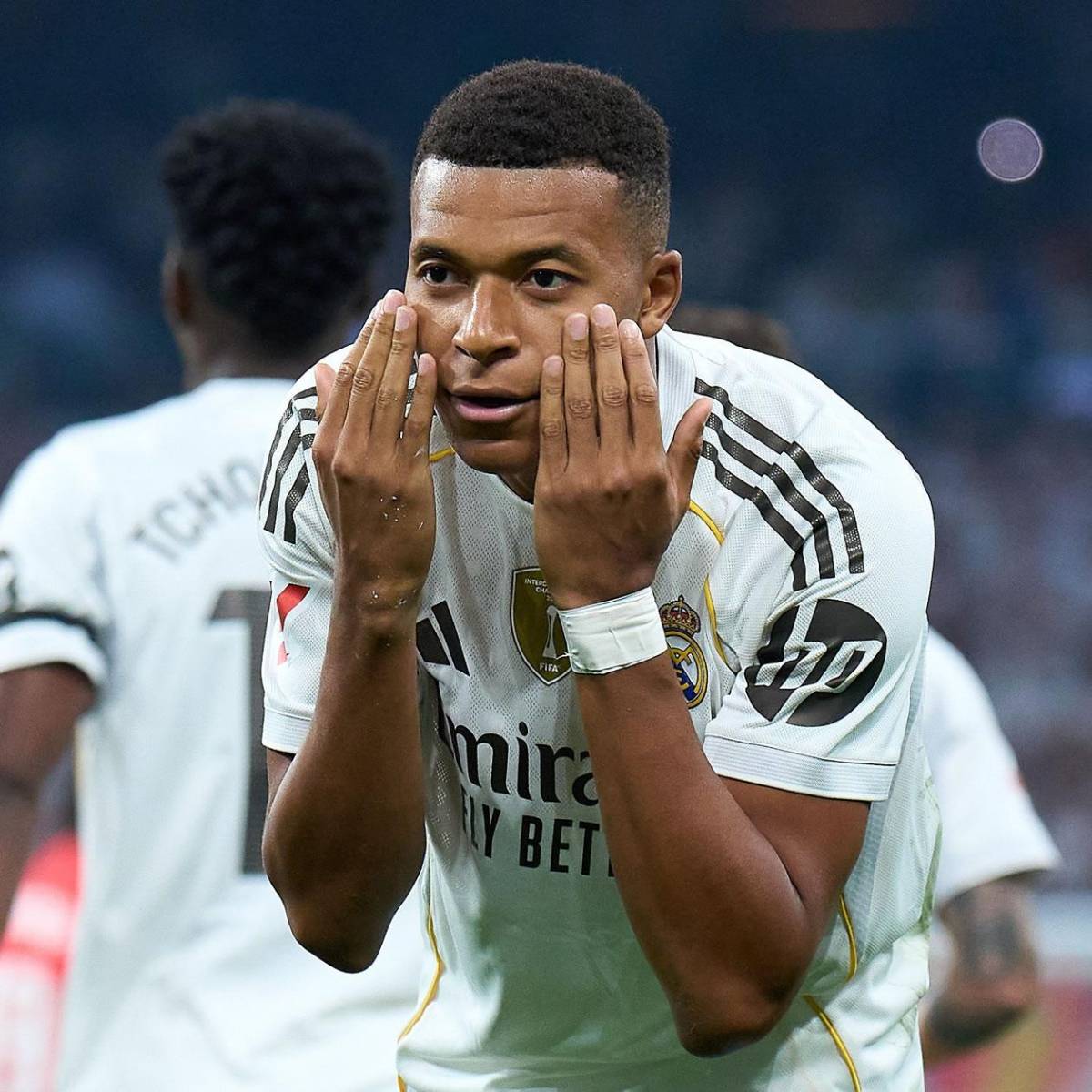 Mbappé calló a Vinicius, que hizo feo gesto al Oviedo y figura del Real Madrid enojado con Xabi