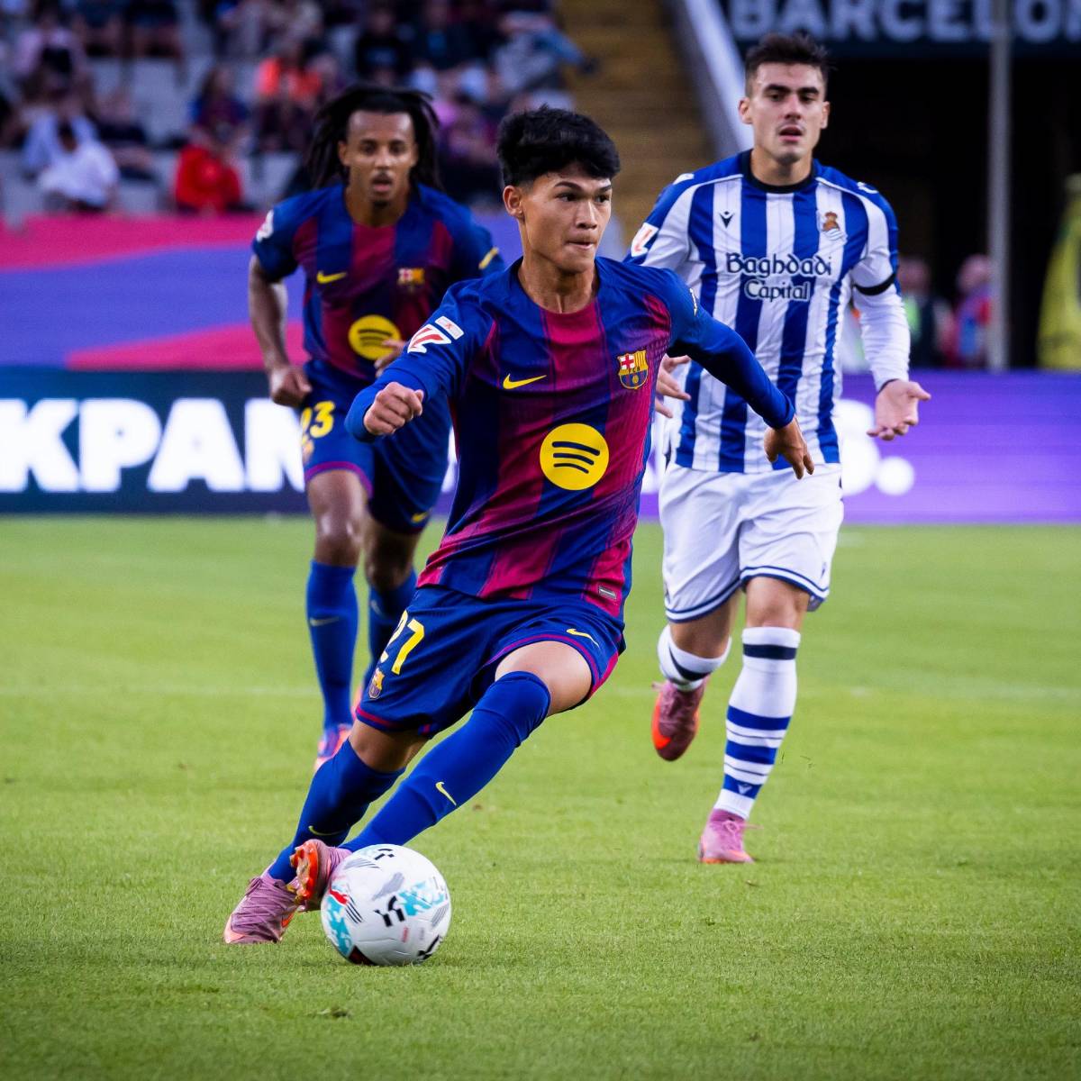 Chico de 17 años debutó con Barcelona y show de Yamal tras perder el Balón de Oro