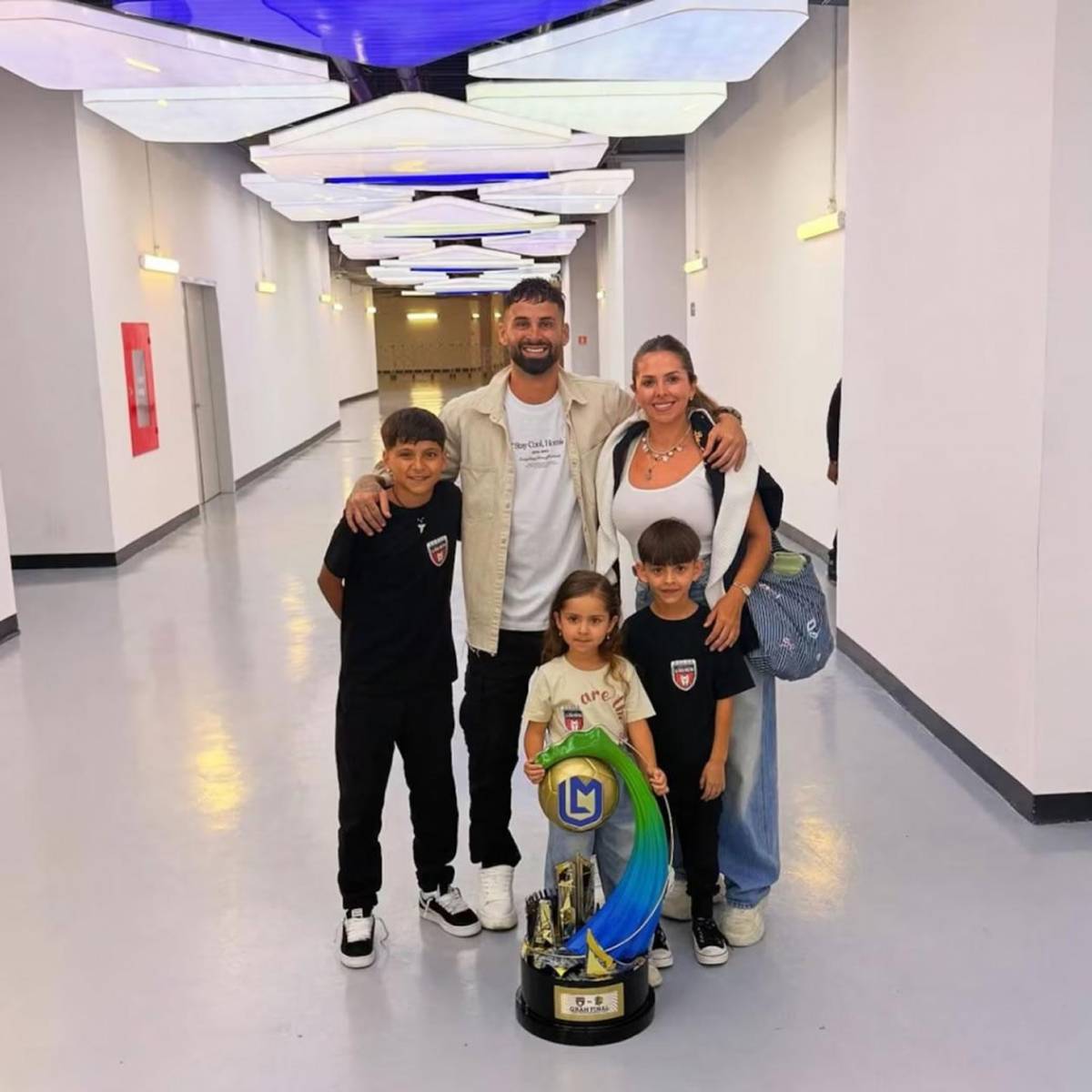 Messi sorprende al mundo: su conmovedor gesto con el futbolista que perdió su familia en terremoto