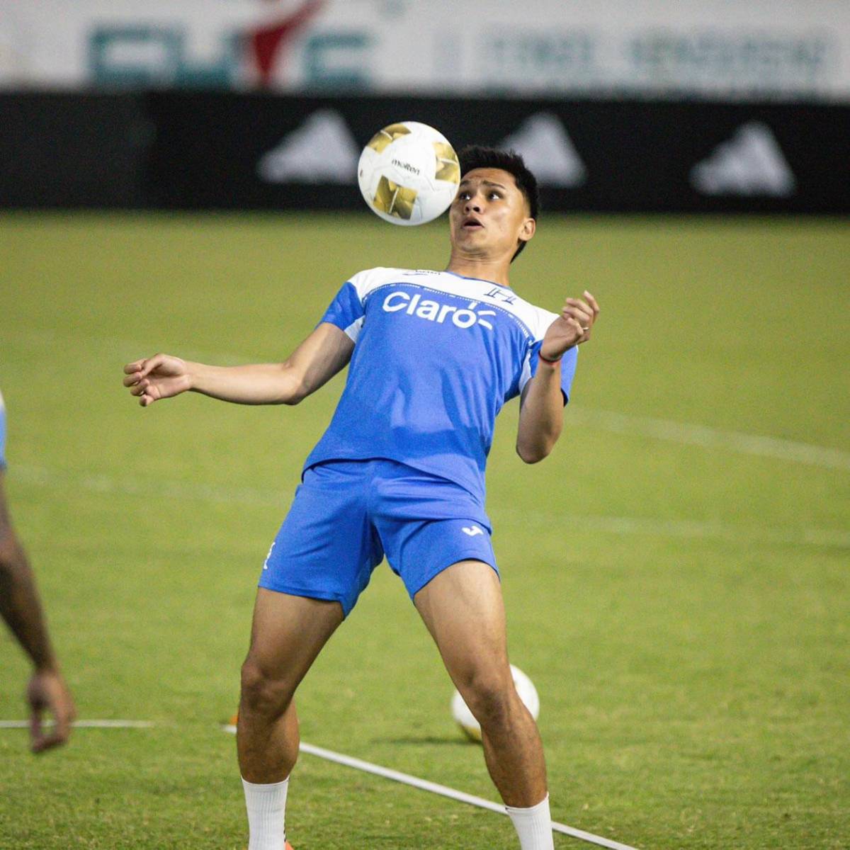 Honduras, lista para Copa Oro: locura por Palma, Rueda sorprende a jugador y ¿guardaespaldas?