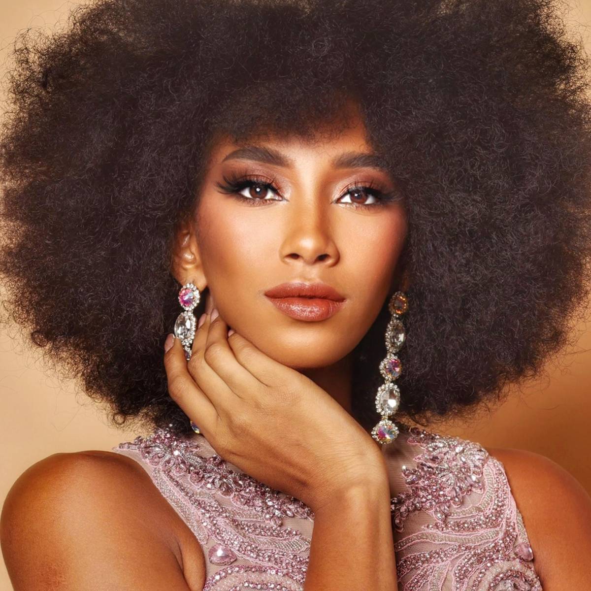 Saira Cacho: La belleza no está reñida con la preparación