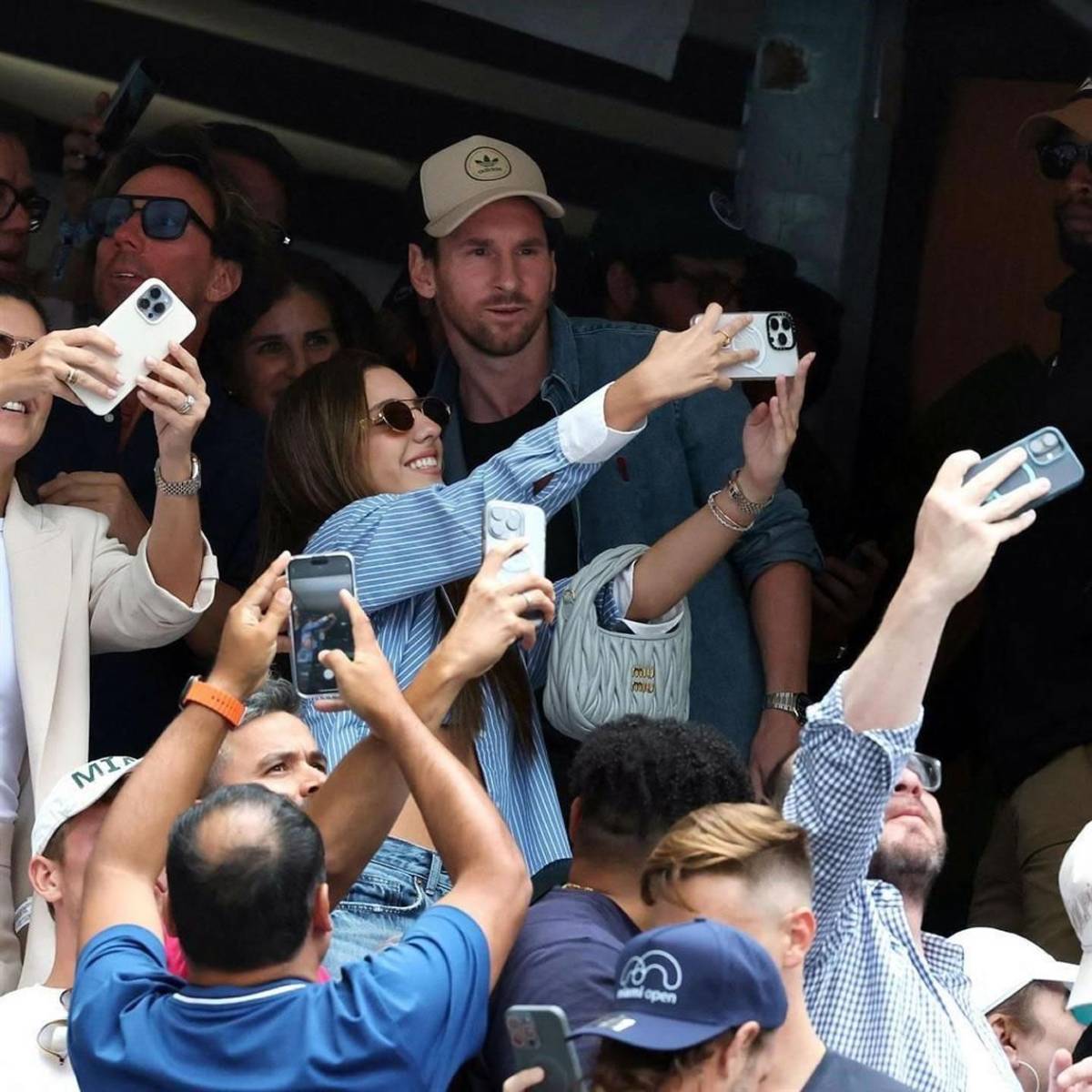 Messi cautiva en juego de Djokovic y le hace inolvidable regalo al tenista