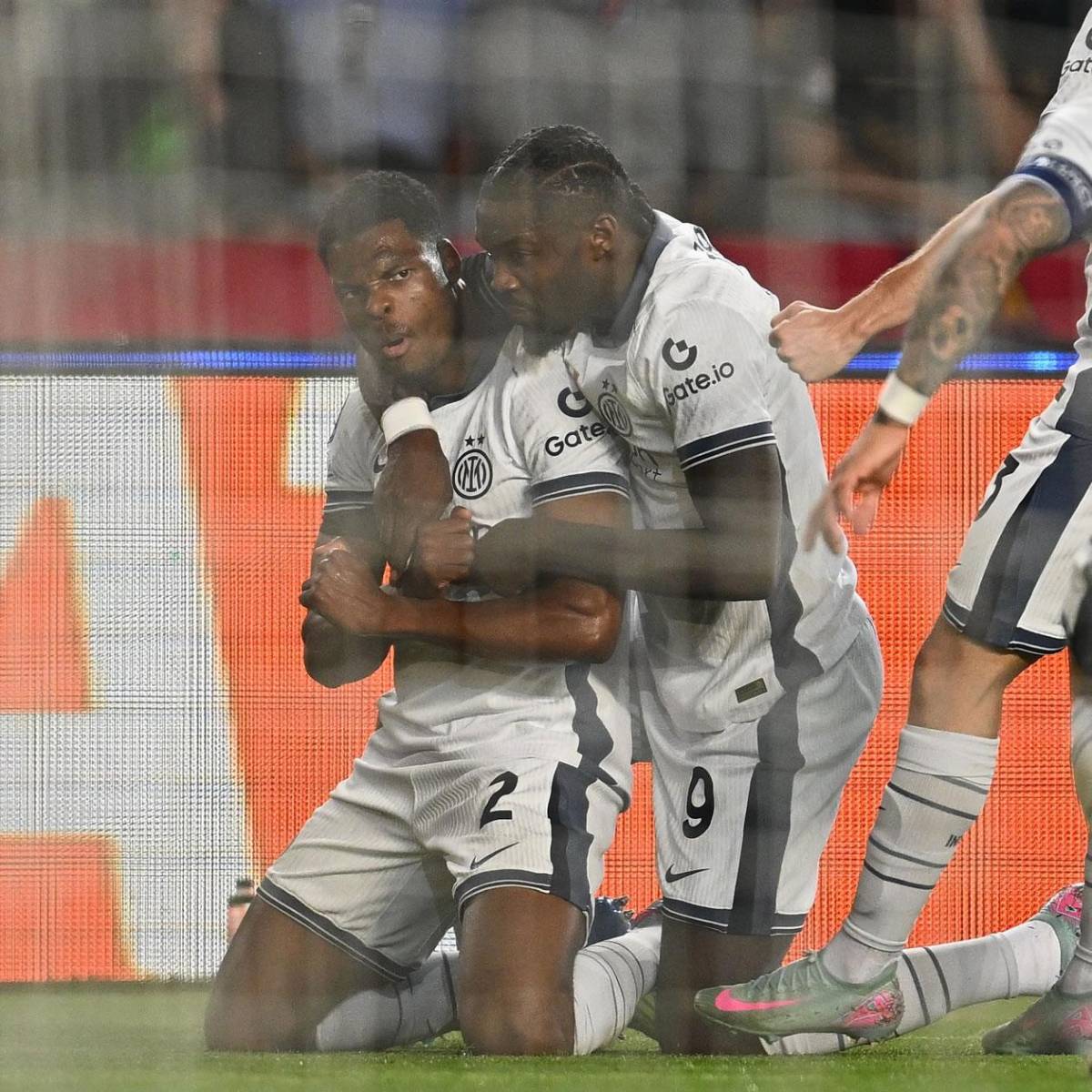 Caras largas en Barcelona, regalo sorpresa a Lamine, polémica y reclamo del Inter