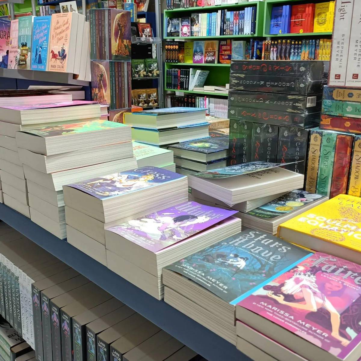 Libros de romance y autoayuda son los más buscados por los sampedranos