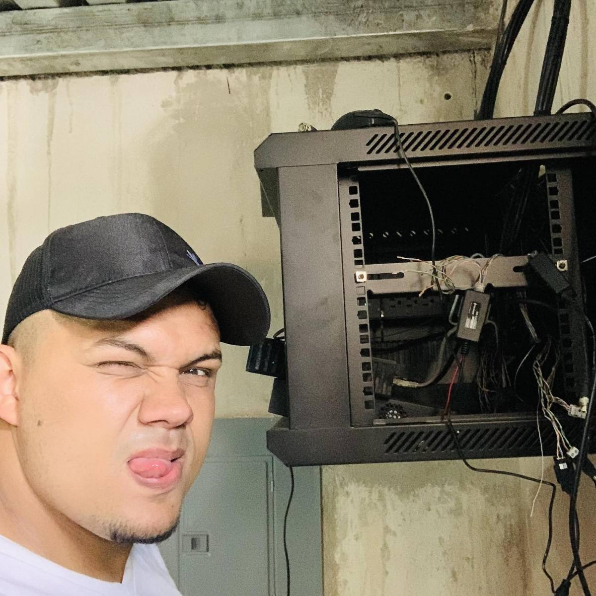 Funcionario que amaba los carros muere en trágico accidente en la CA-5