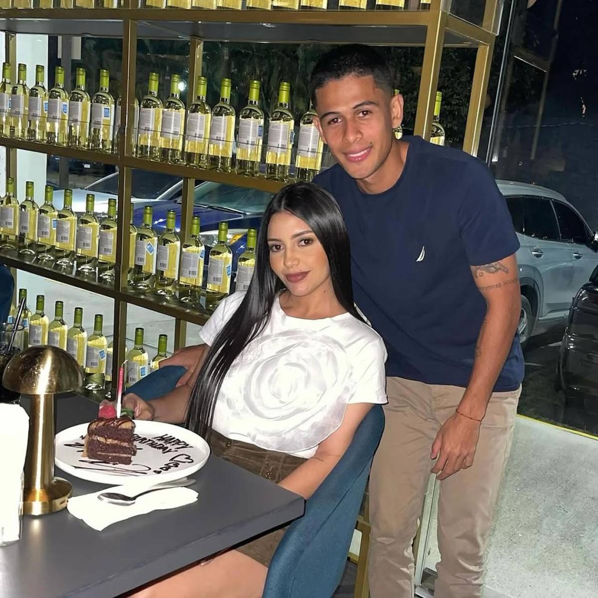 Bella chica confirma su embarazo de un futbolista de la Liga Nacional