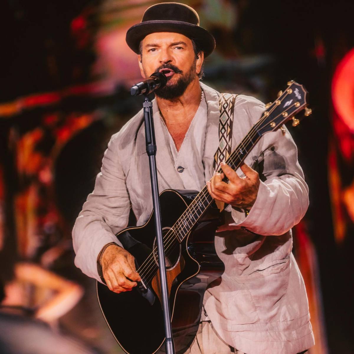 Las 16 postales que Arjona compartió del concierto en Tegucigalpa
