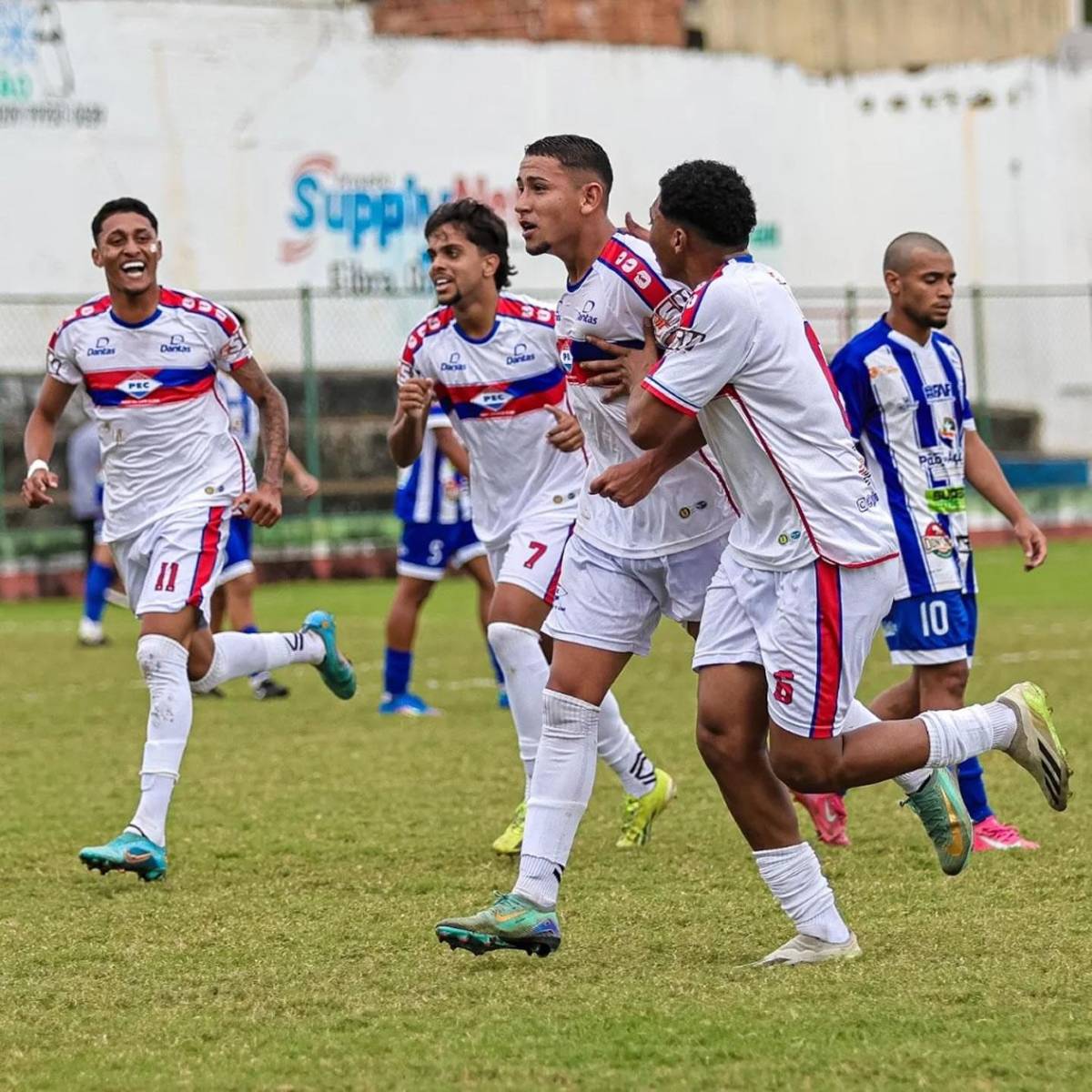 Futbolista muere en terrible accidente con una vaca: venía de festejar el cumpleaños de su papá