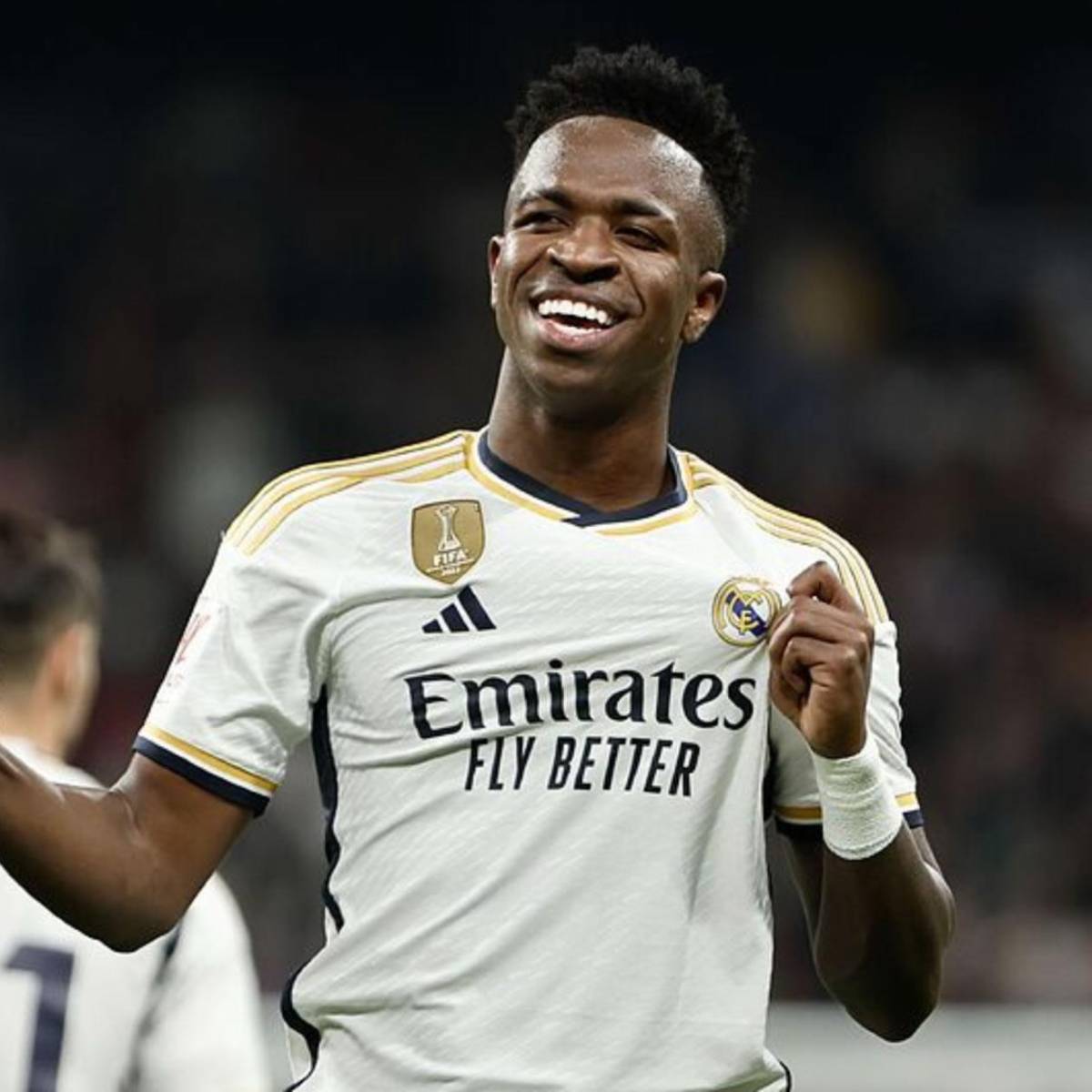 Real Madrid sacude el mercado: oferta astronómica por crack de 19 años con golpe a Vinicius