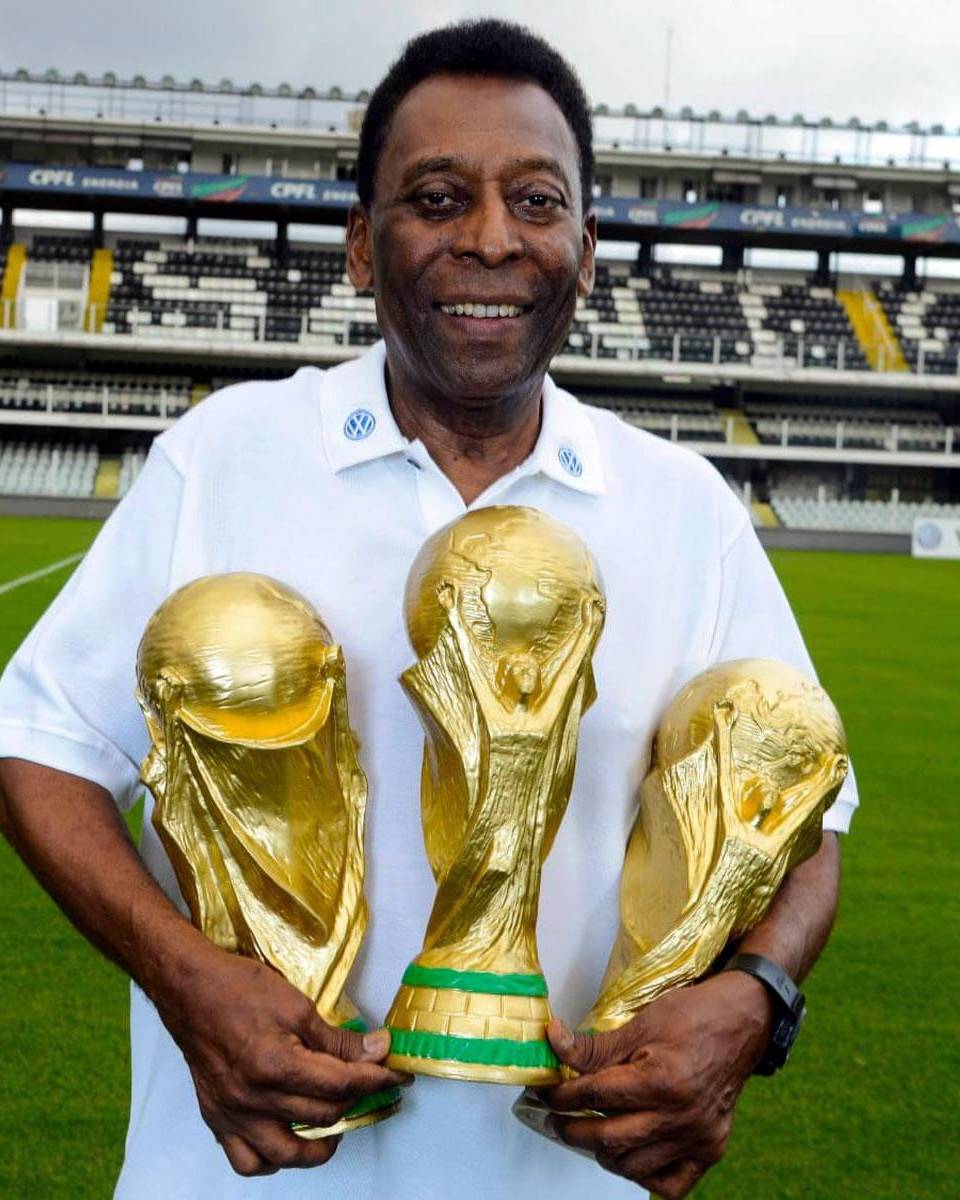 Pelé fue el único futbolista en ganar tres Copas del Mundo.