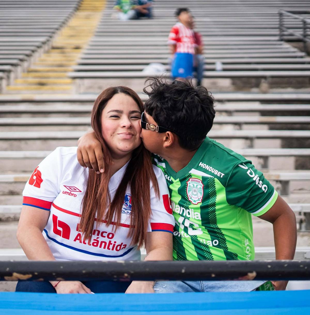 Colocha enamora en New Orleans, besos y ambientazo para los clásicos en EUA
