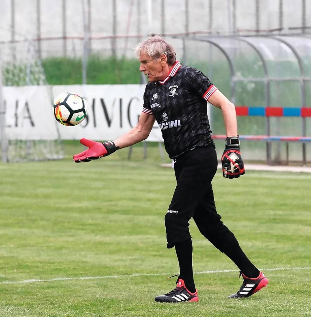 Exportero regresa al fútbol con 83 años: Sin Maradona, yo hubiese sido el número 1