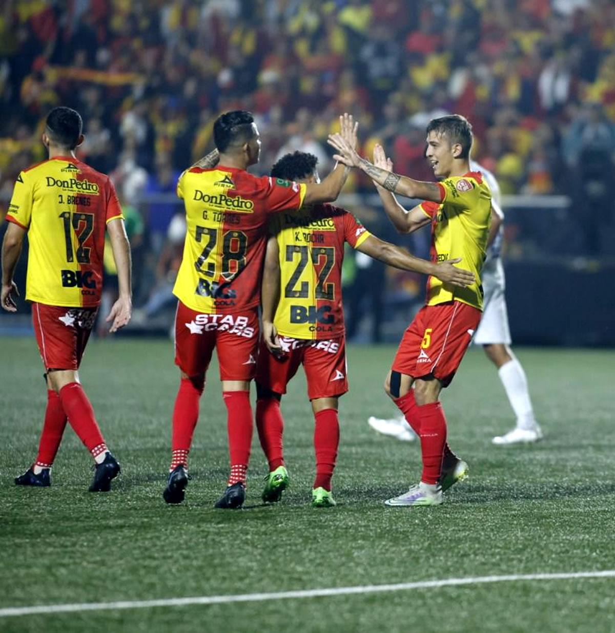 El Herediano también está invicto en el torneo local.