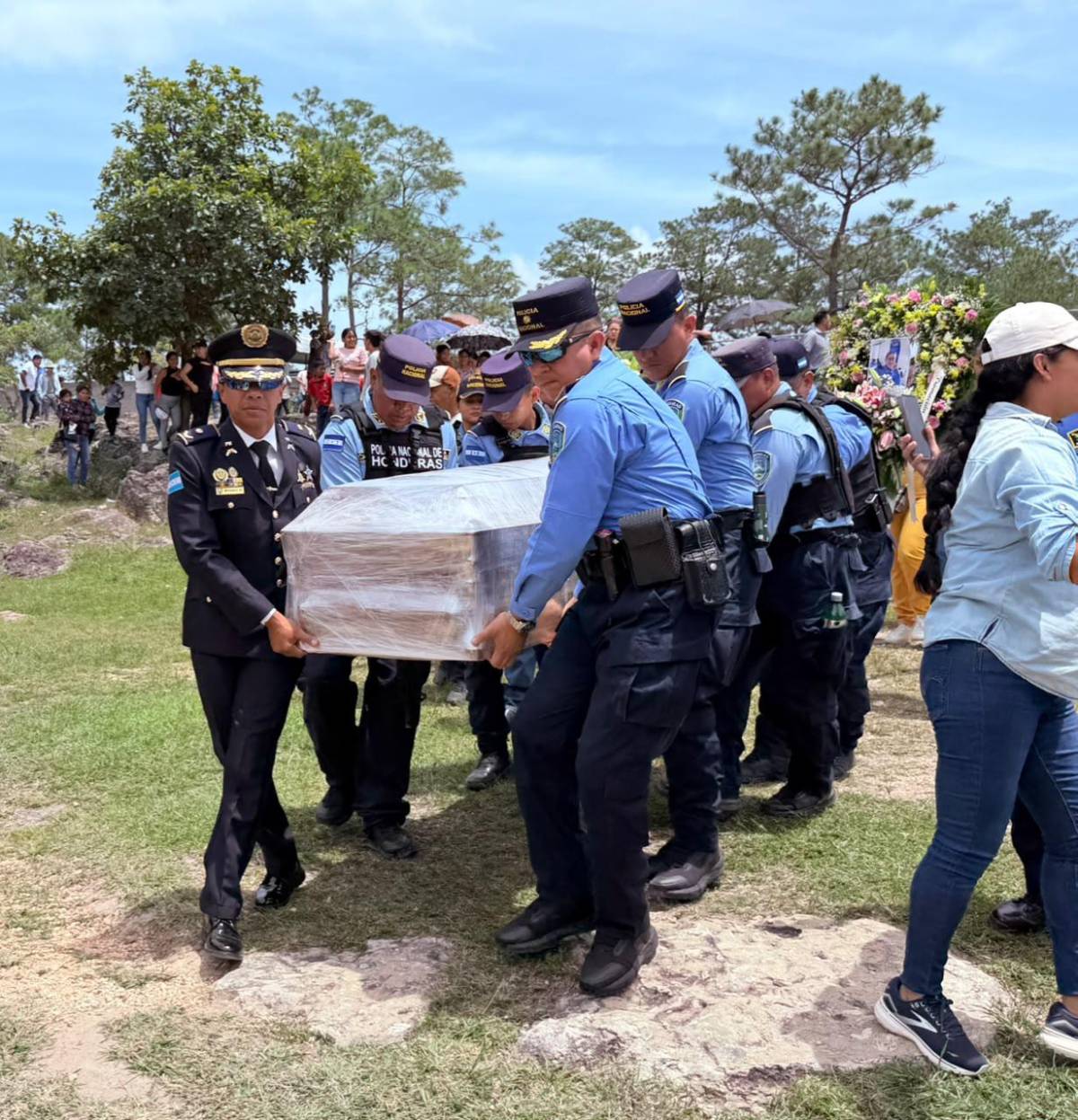 Último adiós a la policía Delsy Hernández: amiga la despide con desgarradoras palabras