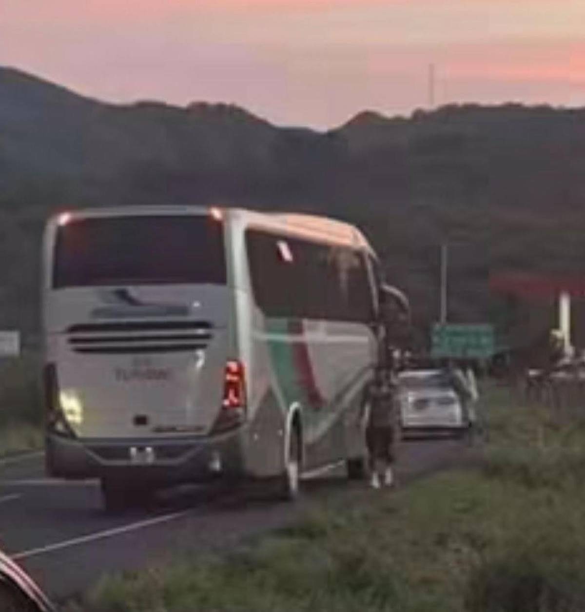 Marathón se lleva tremendo susto: sufre accidente en viaje a partido contra Lobos de la UPNFM
