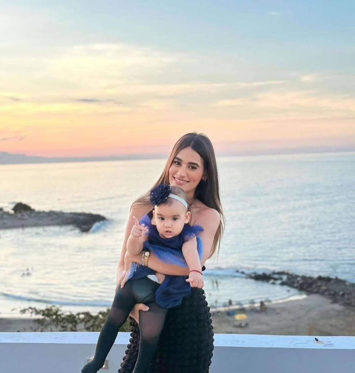 Trágico: esposa de futbolista muere mientras protegía a su bebé en terremotos de Venezuela