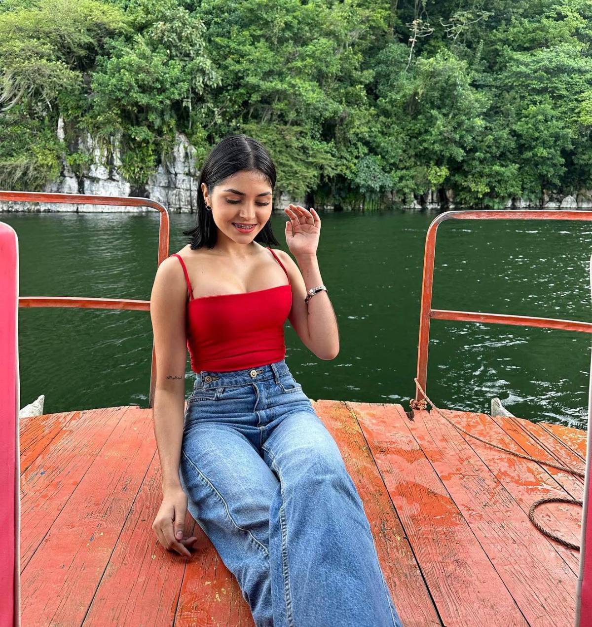 Tiktoker pide a Nasralla eliminar el examen del Himno Nacional si gana las elecciones