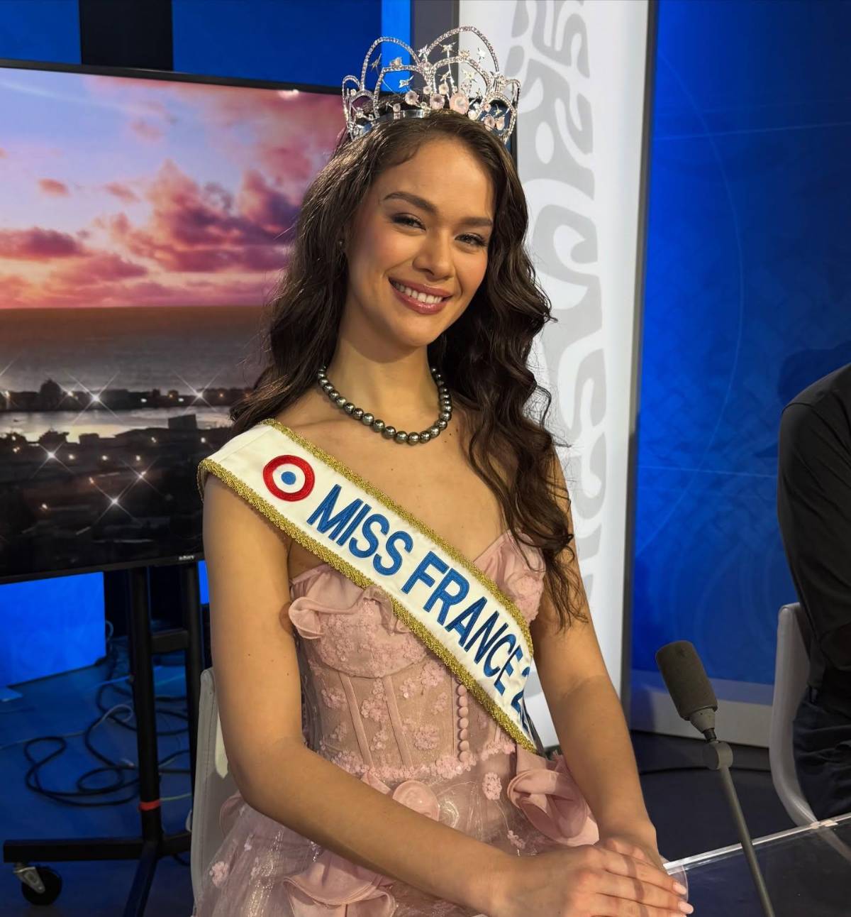 Francia anuncia que sale de la organización Miss Universo