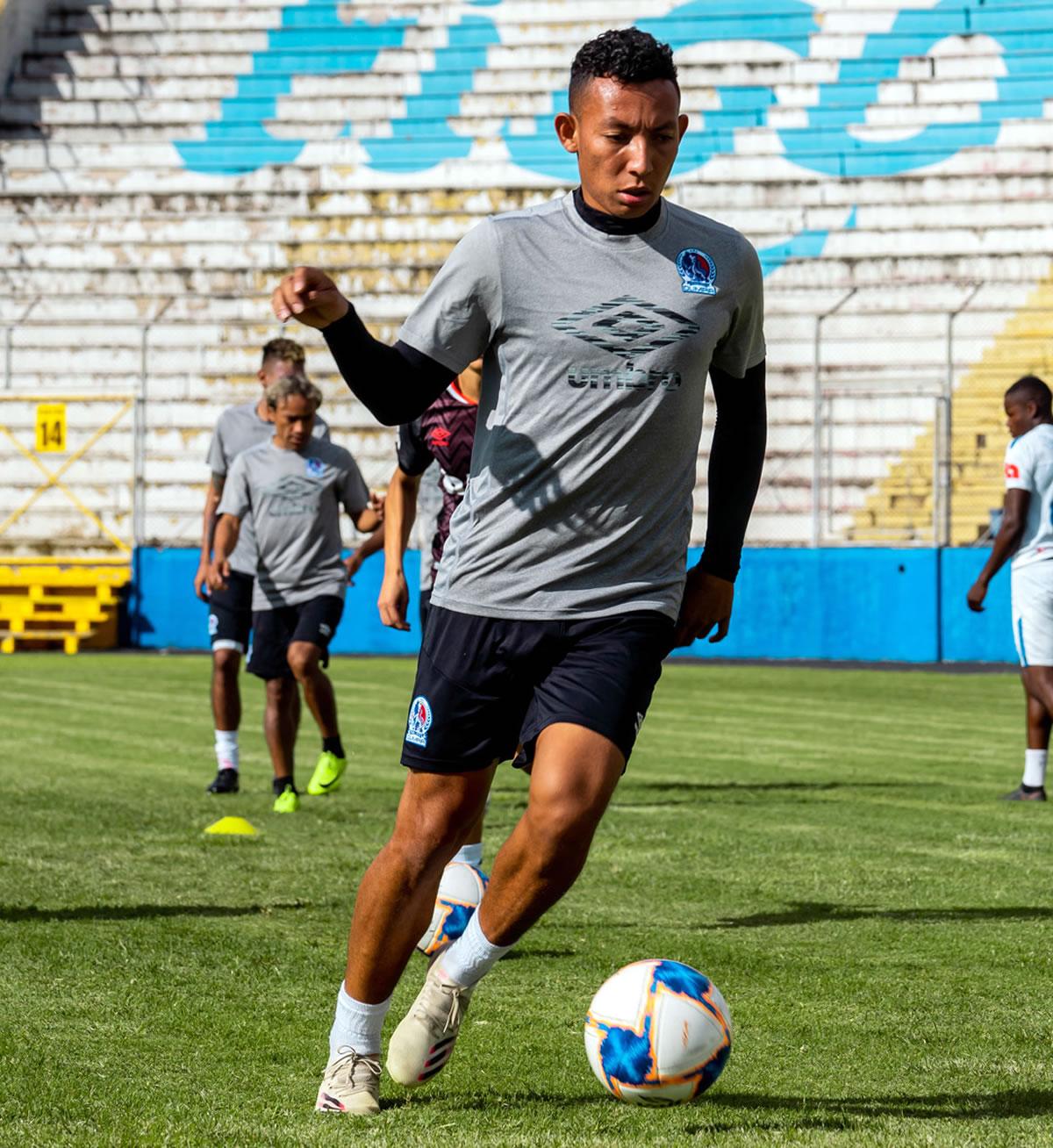 Allan Banegas tiene las horas contadas en el club merengue.