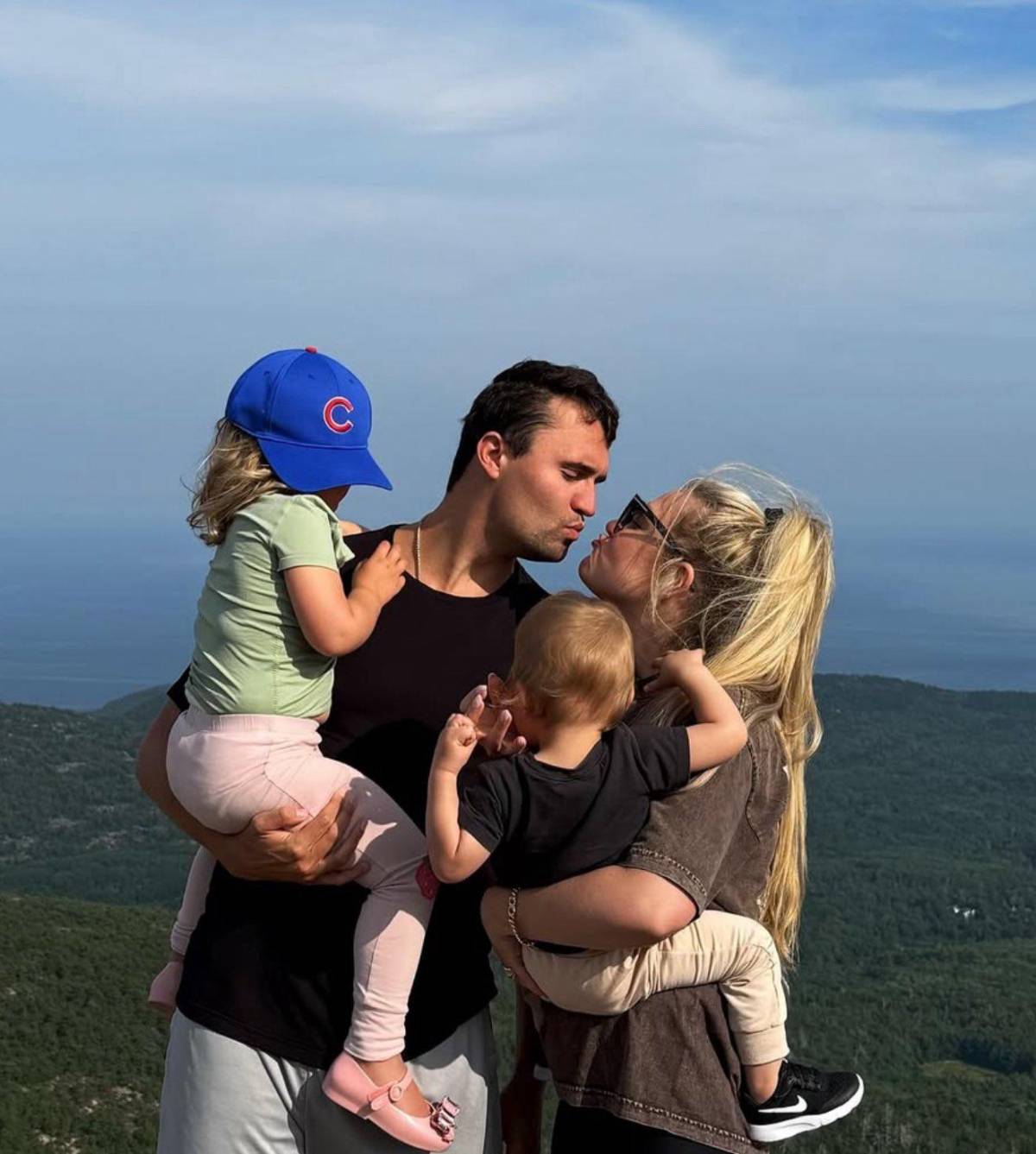 Quién es Charlie Kirk, el aliado de Trump asesinado en una universidad en EEUU