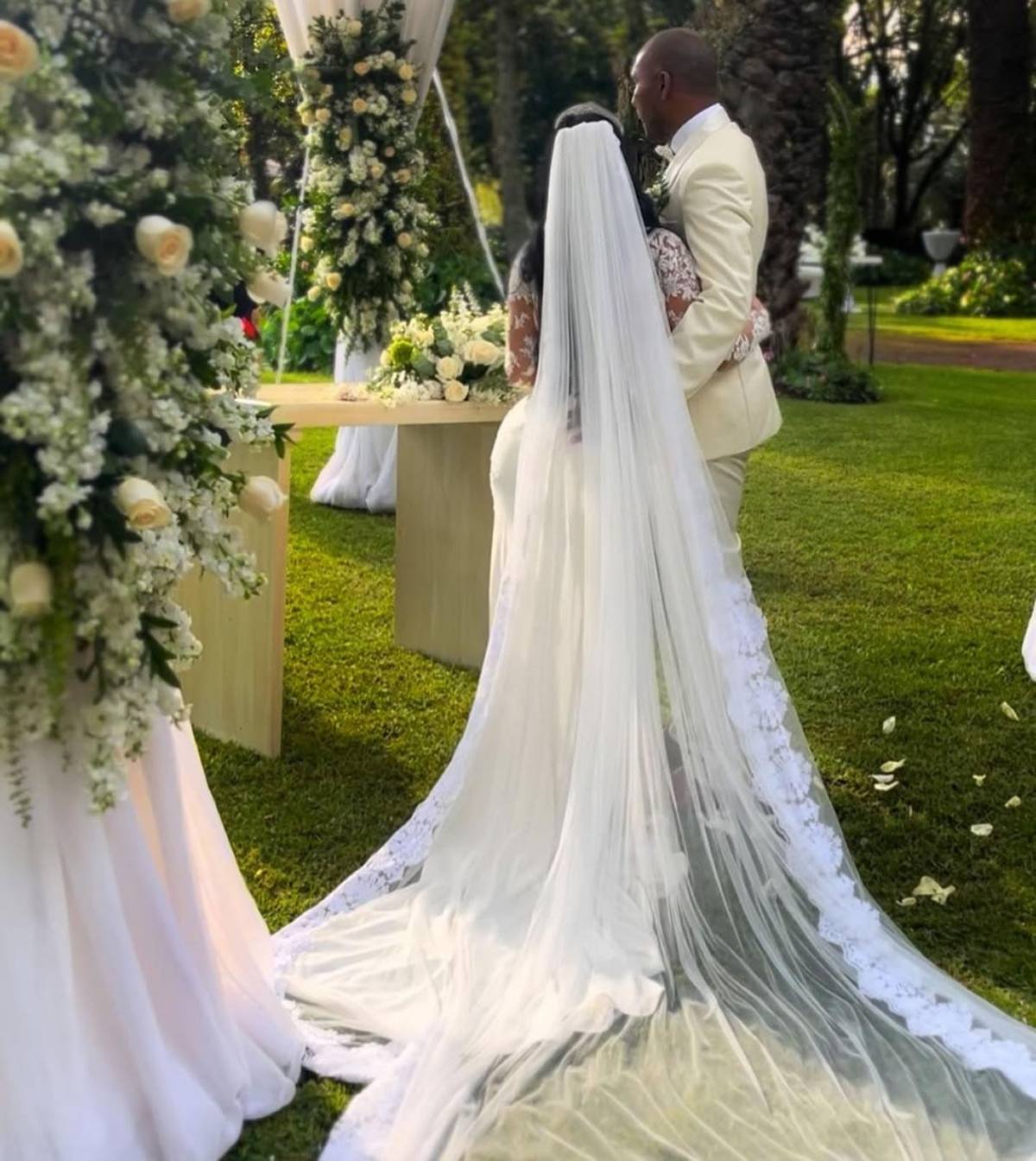 Juan Anangonó se olvida de Marathón y contrae matrimonio con su exuberante novia