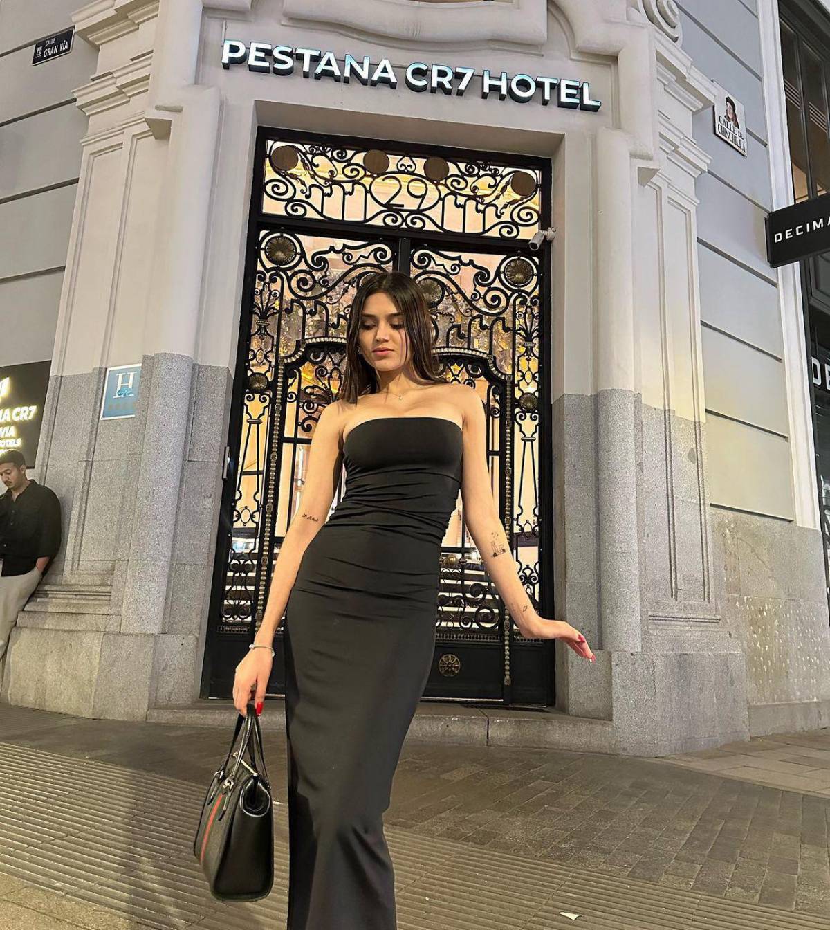 La Oruga revela la verdad sobre sus cirugías y cuánto genera por su contenido