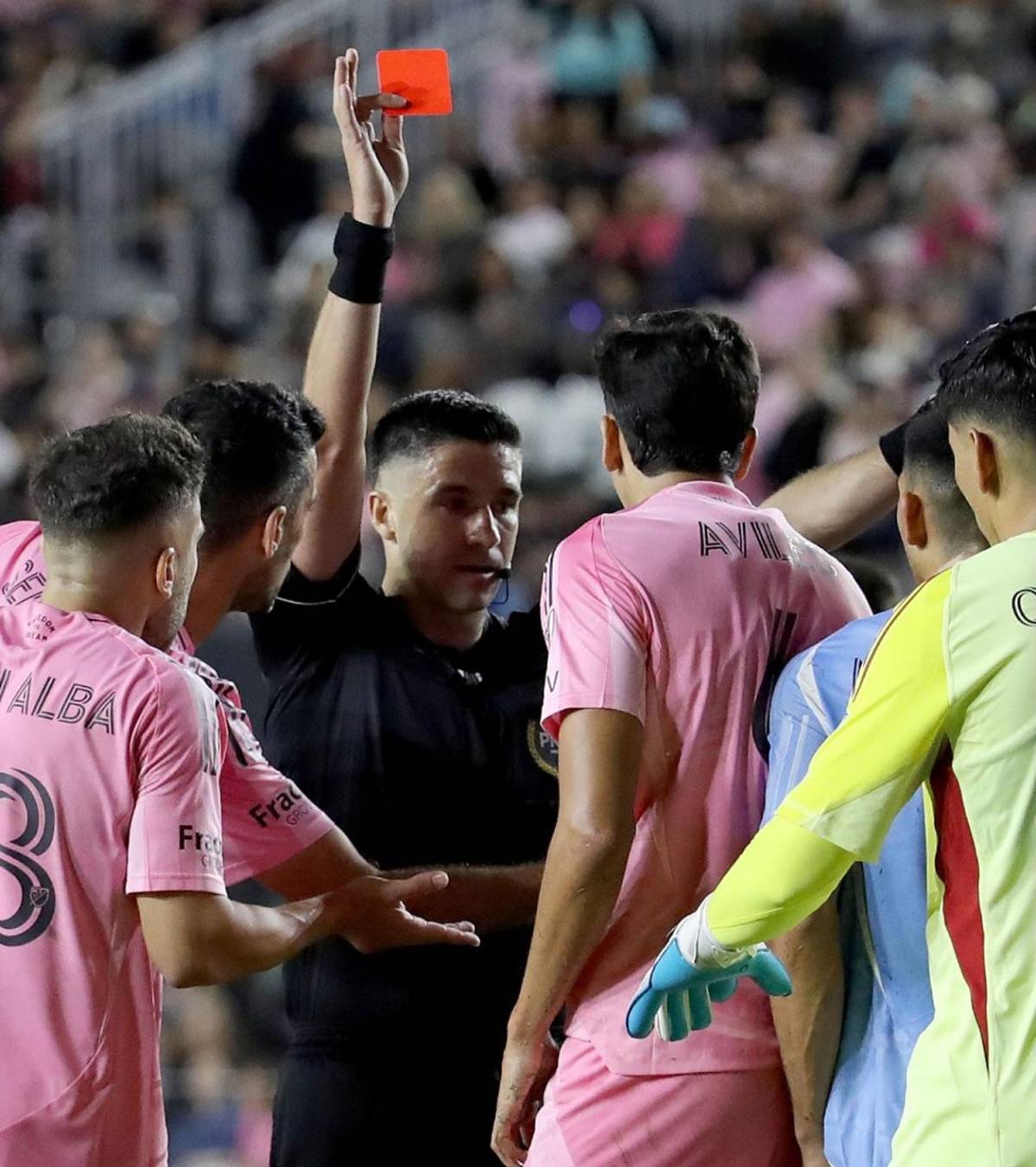 Brutal bronca de Messi al árbitro, lo insultó y festejo a lo Cristiano