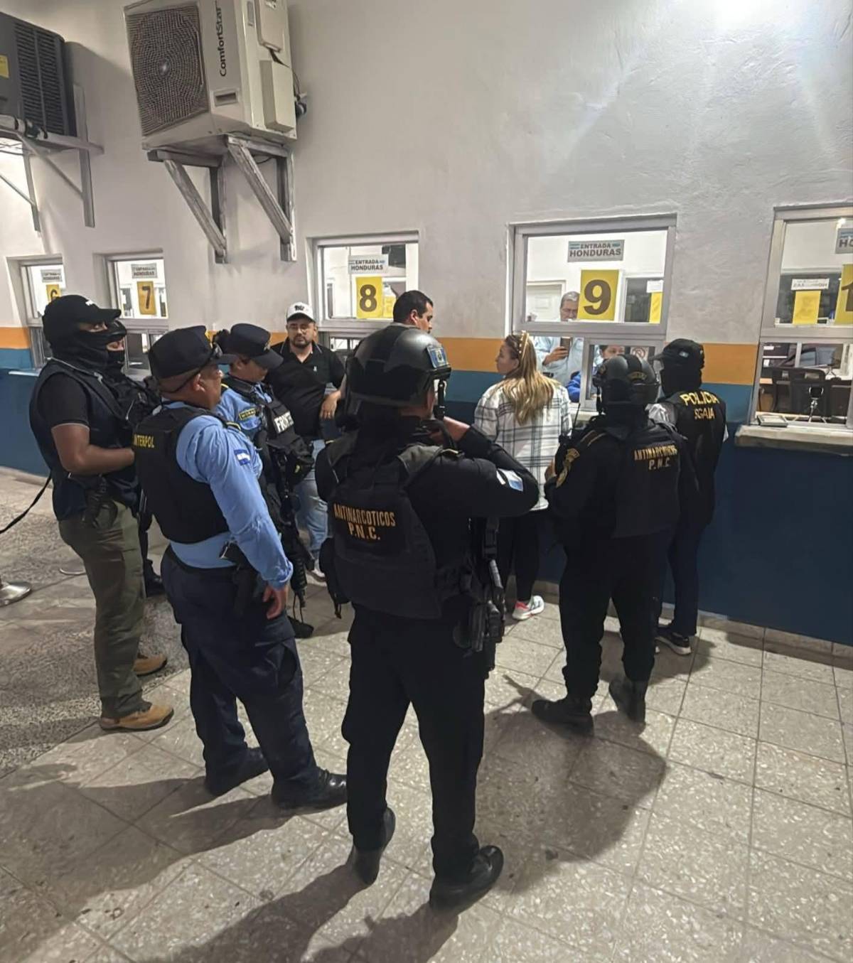 El día que Yosari apareció en corrido de los Valle Valle; hoy es acusada por tres asesinatos