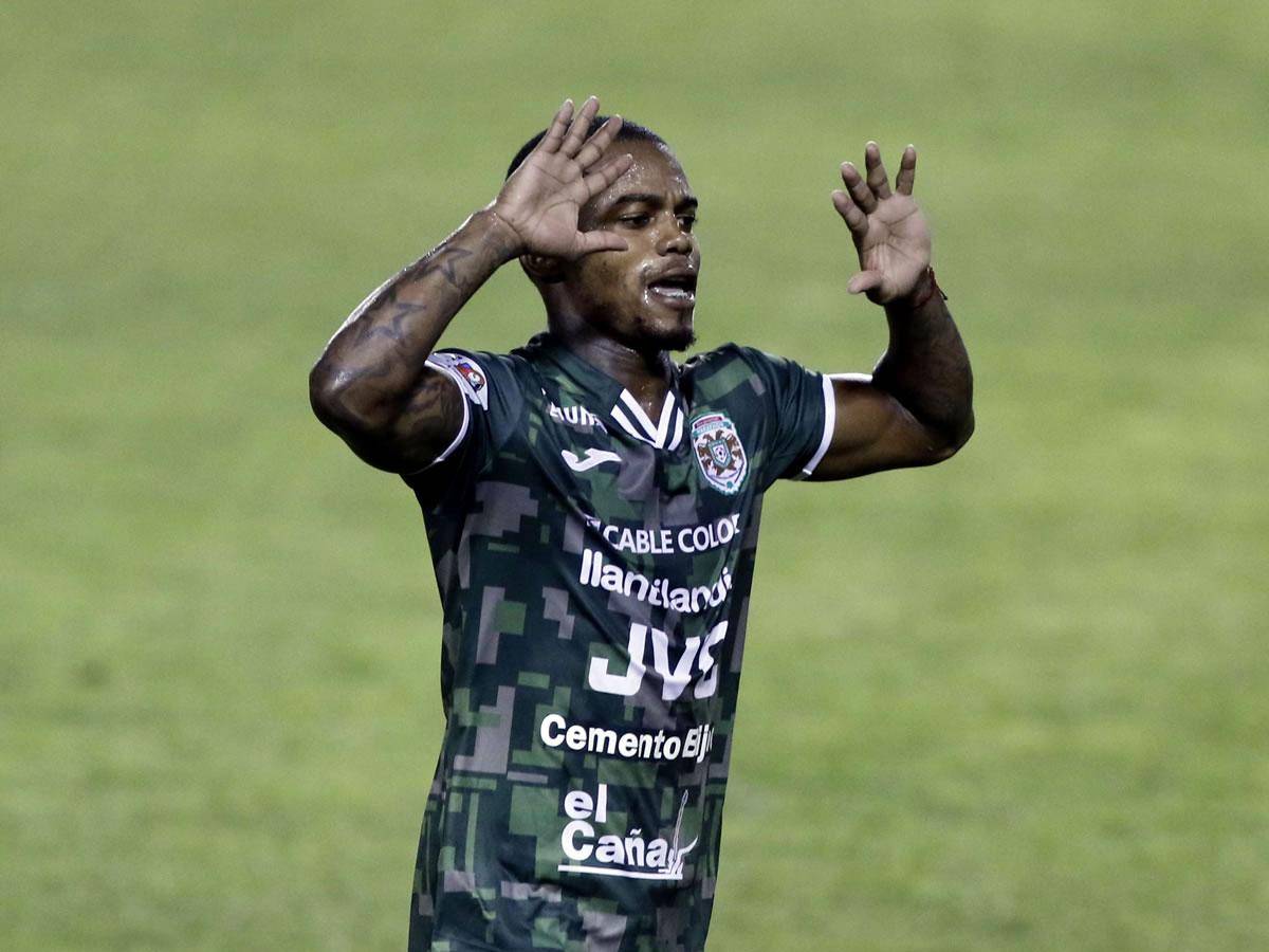 Edwin Solani Solano se va del club esmeralda por actos de indisciplina.