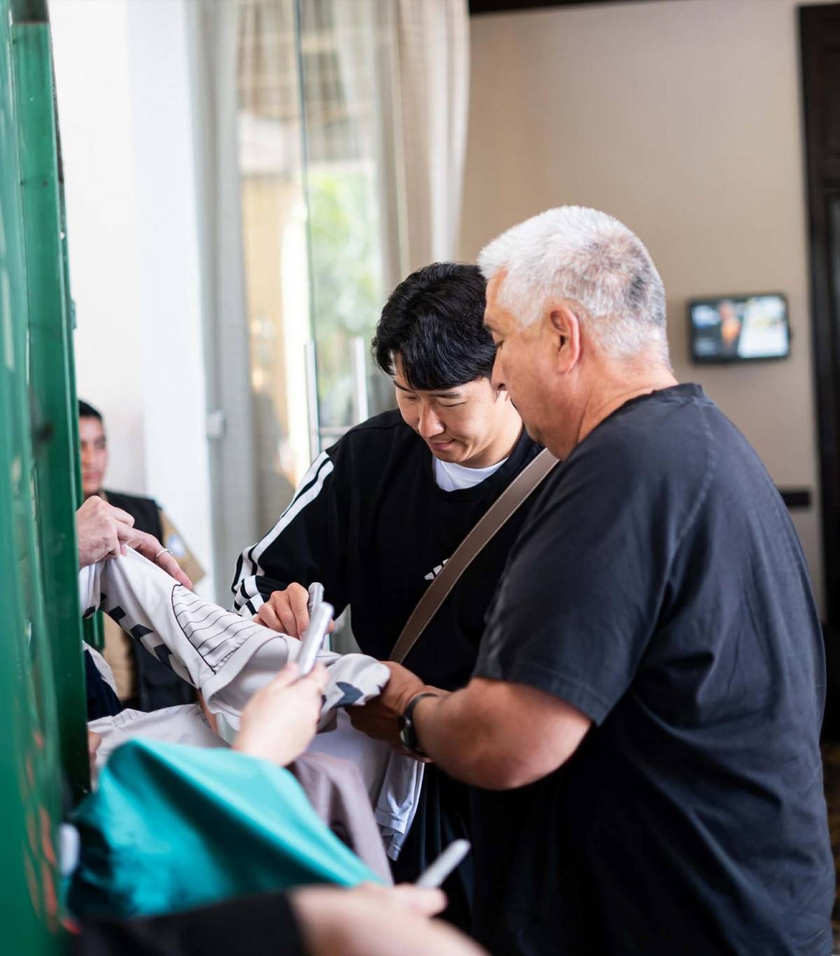 El inesperado inconveniente que tuvo LAFC y Son para salir; crack sufrió problema