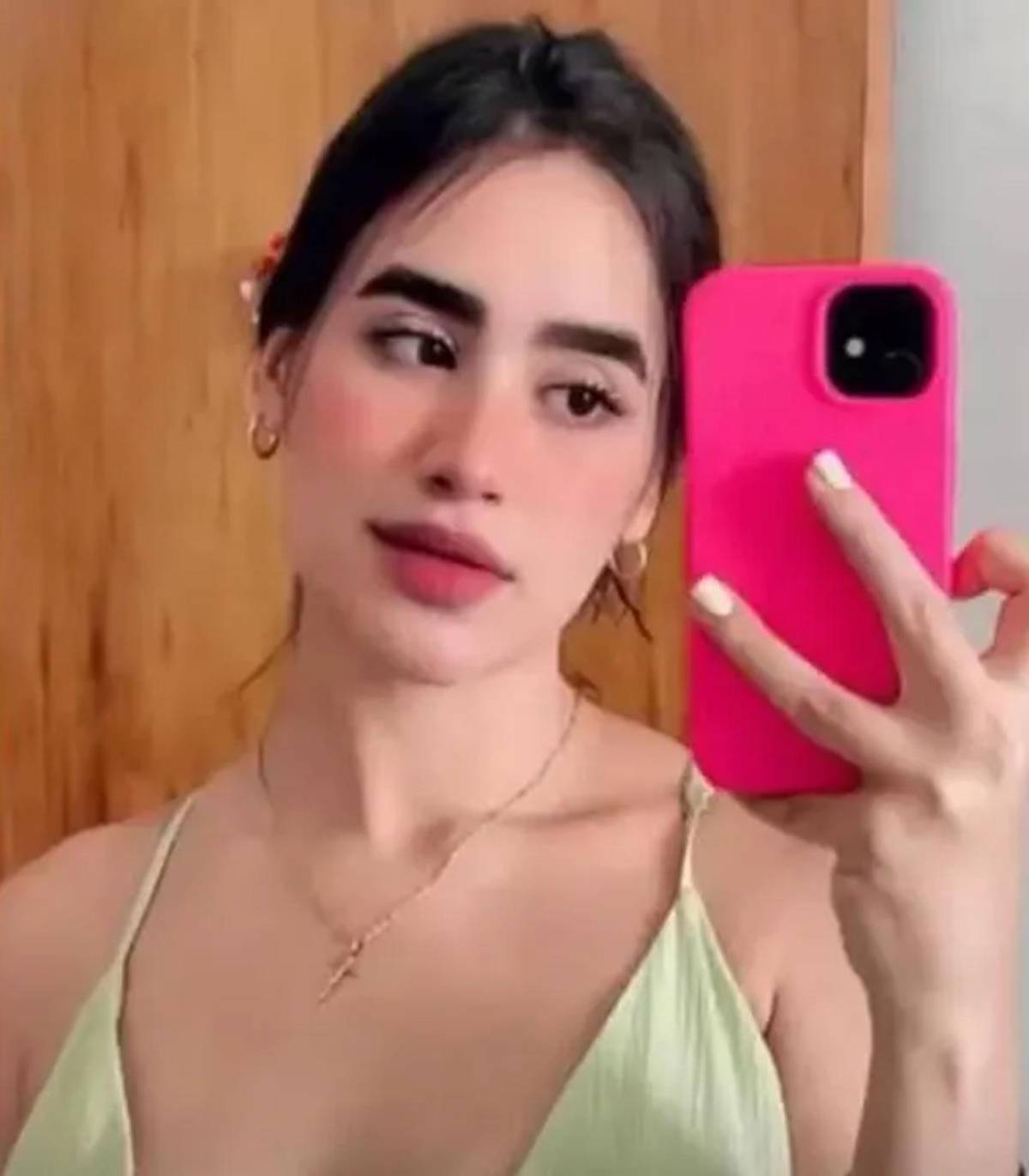 Trágico: esposa de futbolista muere mientras protegía a su bebé en terremotos de Venezuela