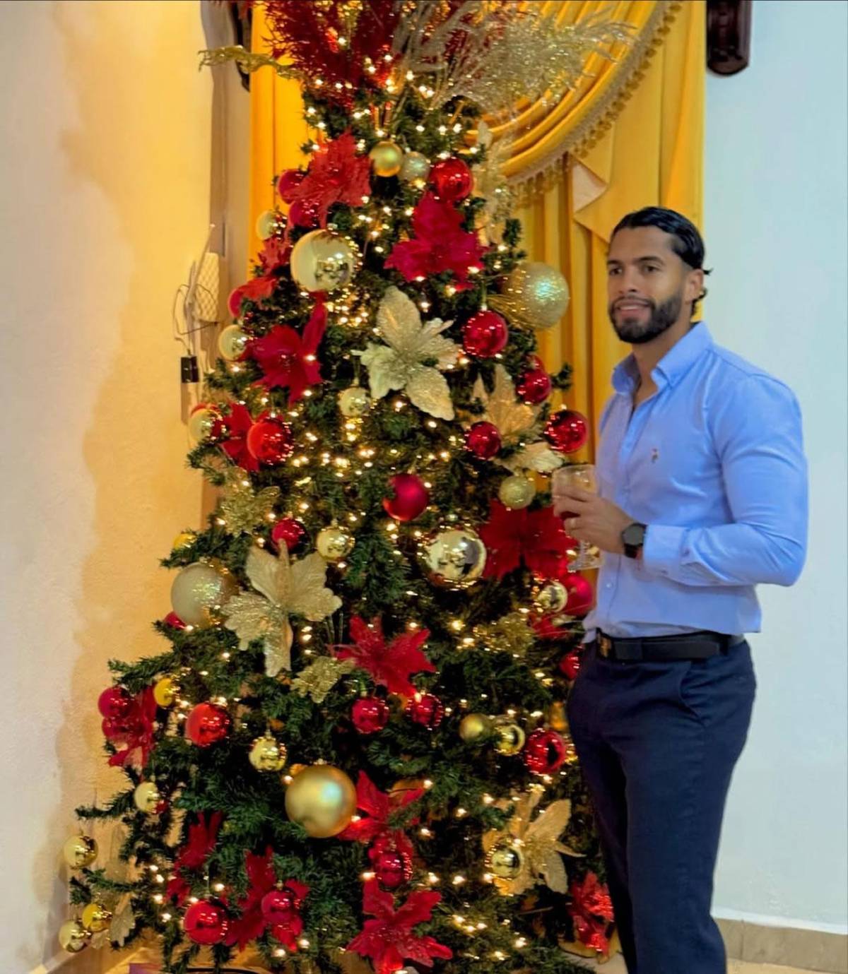 Futbolistas de Liga Nacional y legionarios recibieron el 2026 bien acompañados