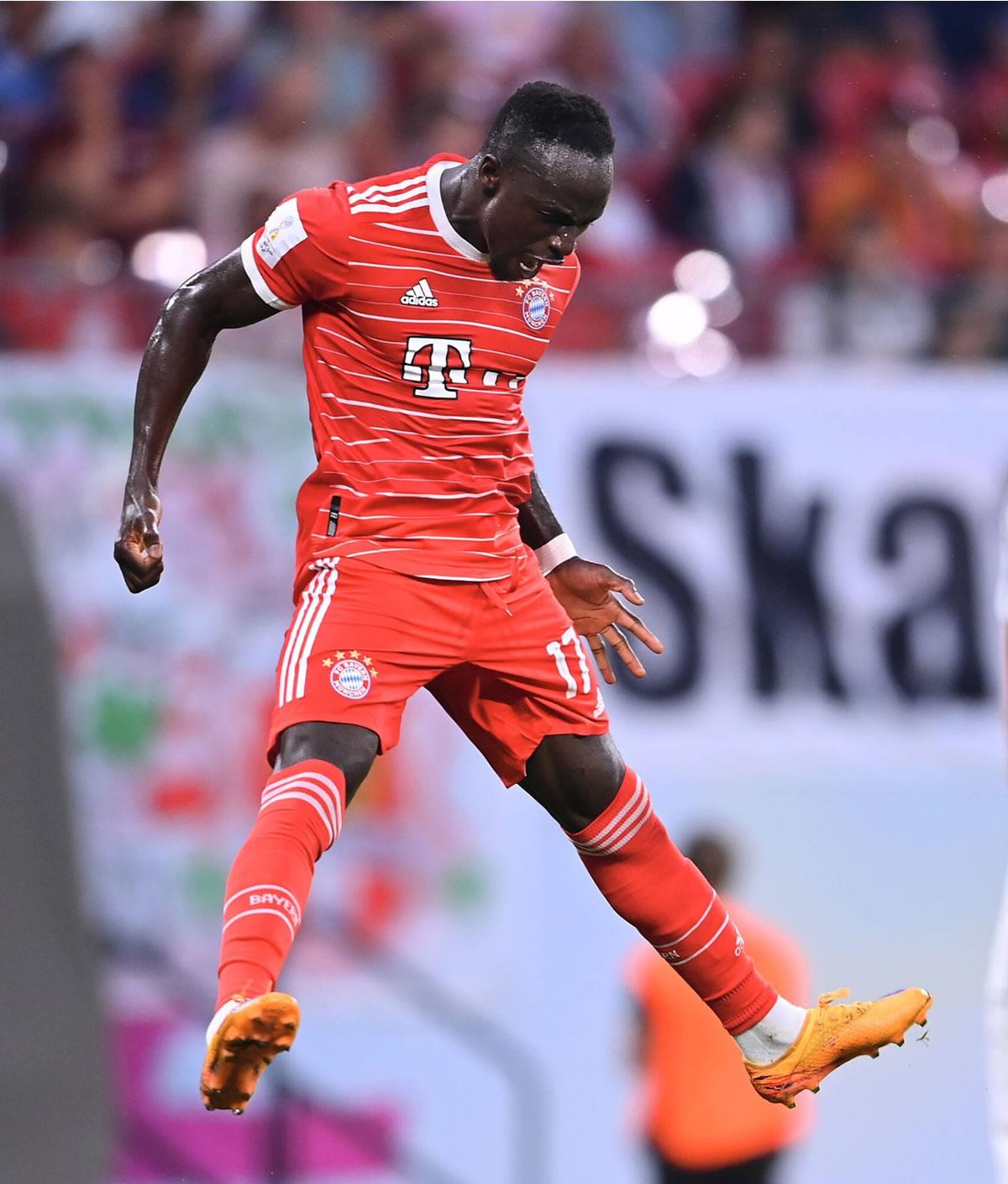 Sadio Mané debutó de manera oficial con los bávaros y lo hizo marcando un gol.