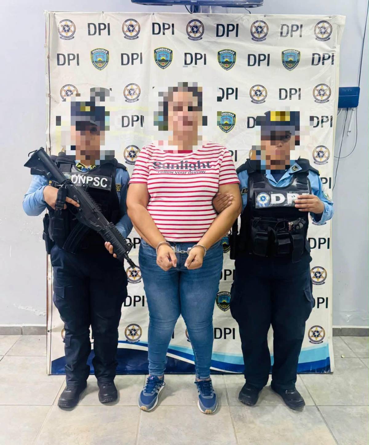 Ella tiene su carácter; la encontré llorando: defienden a maestra capturada en Yoro