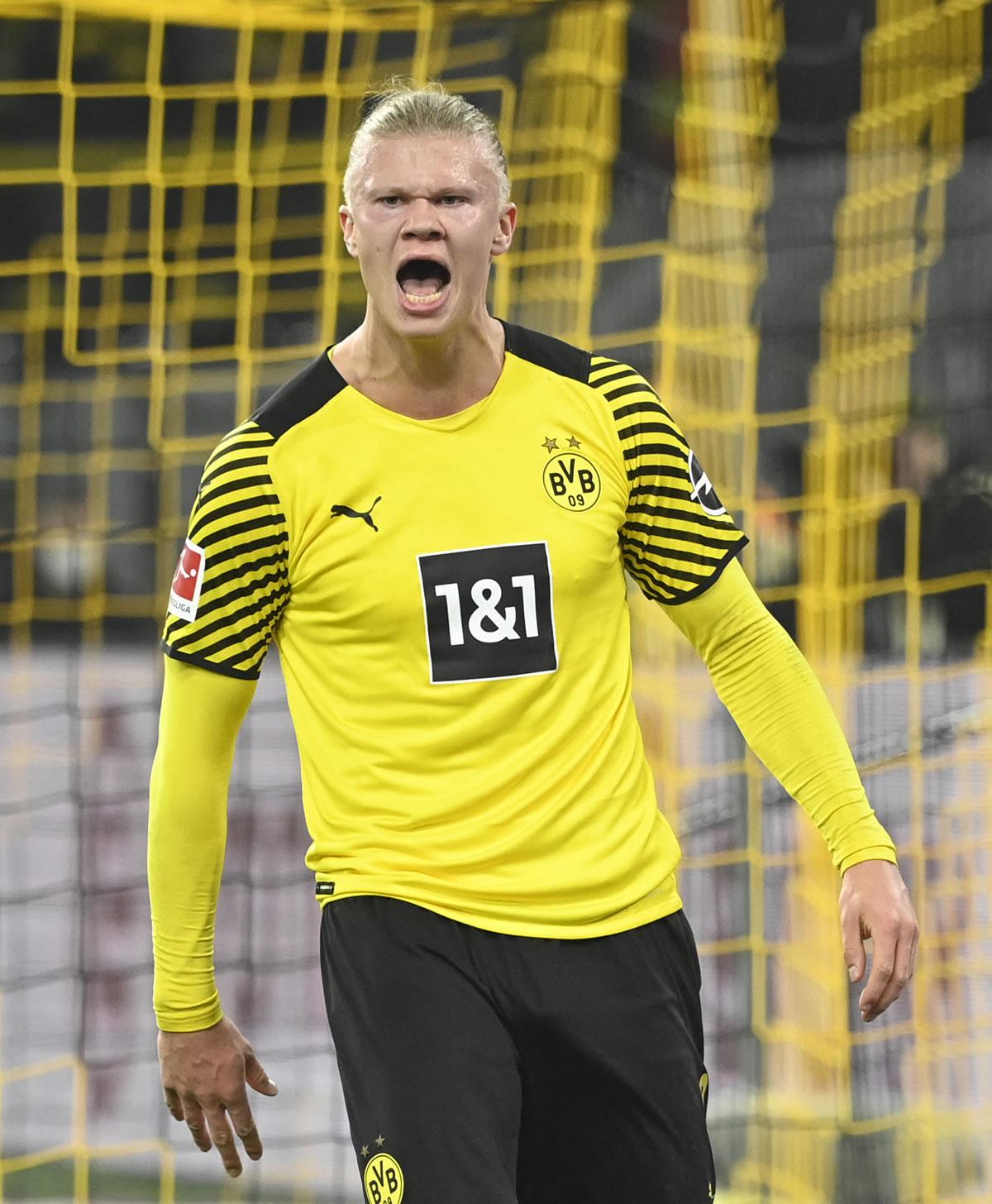 Haaland suma 76 goles y 20 asistencias en 74 partidos con el Borussia Dortmund.