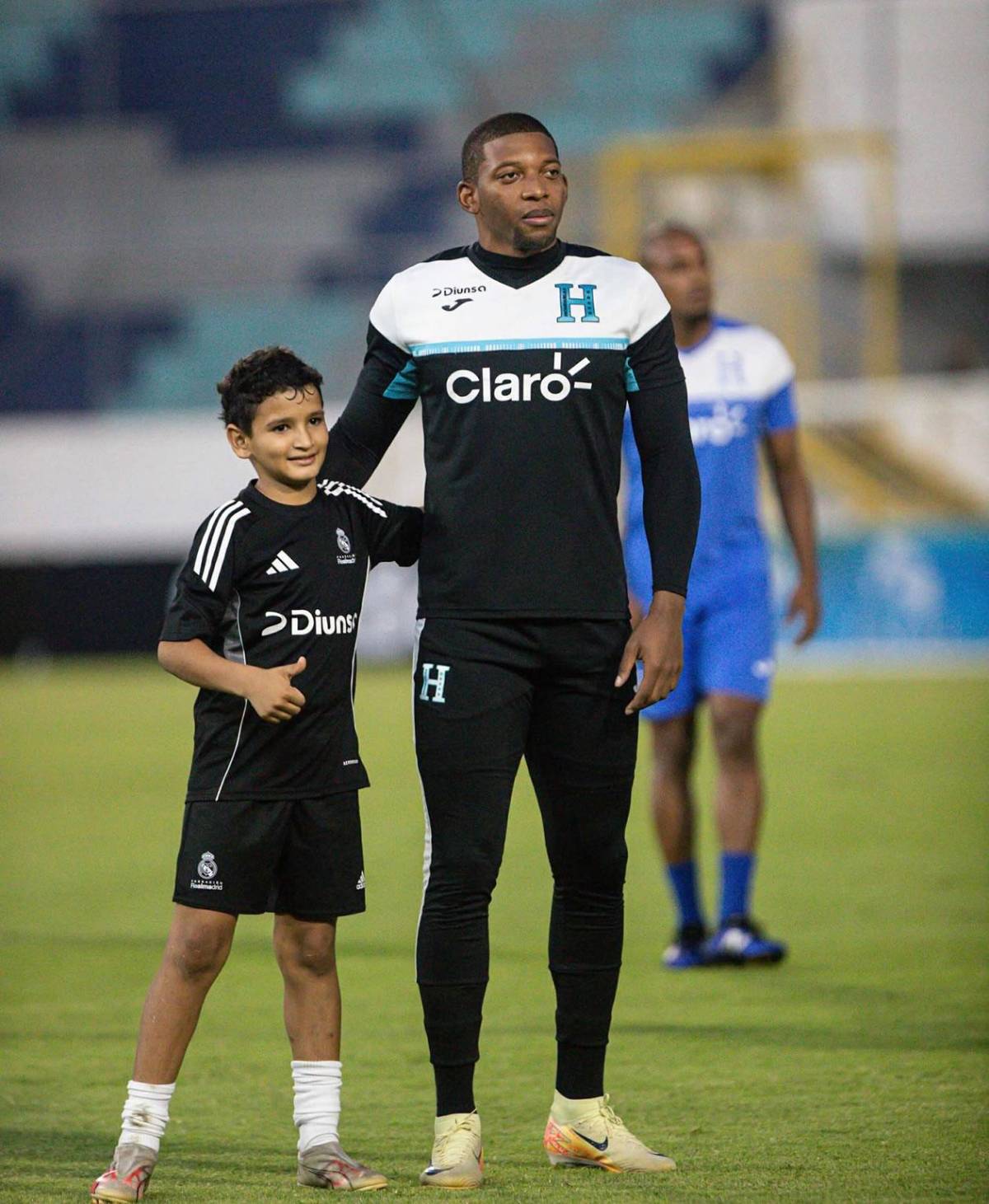 Honduras, lista para Copa Oro: locura por Palma, Rueda sorprende a jugador y ¿guardaespaldas?