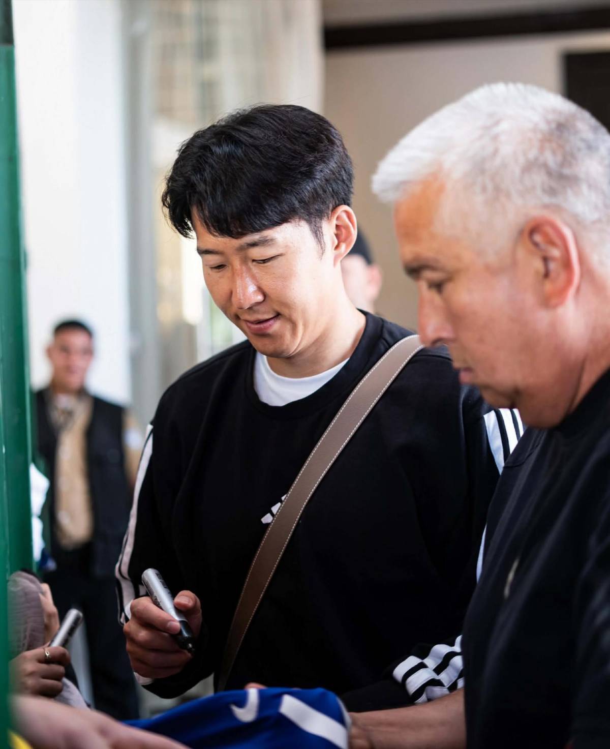 El inesperado inconveniente que tuvo LAFC y Son para salir; crack sufrió problema