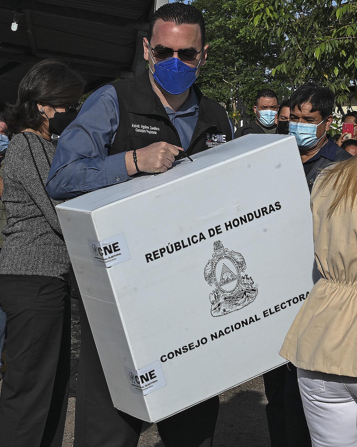 Banderillazo: Maletas electorales ya viajan hacia centros de votación en Honduras