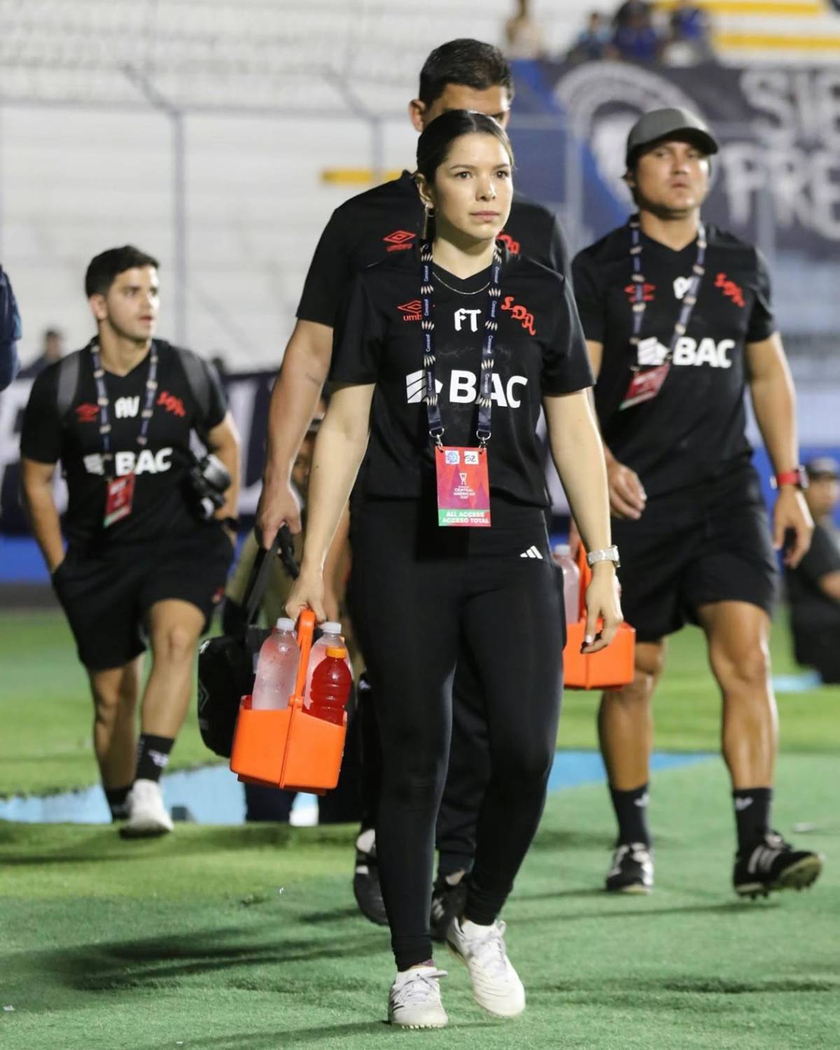 Motagua decepciona, la pelea de Javier López y la hermosa tica del Alajuelense que cautivó