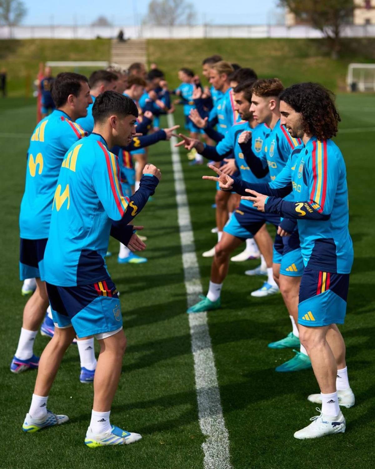 Dirigentes de Honduras visitan concentración de España y gesto de Lamine Yamal