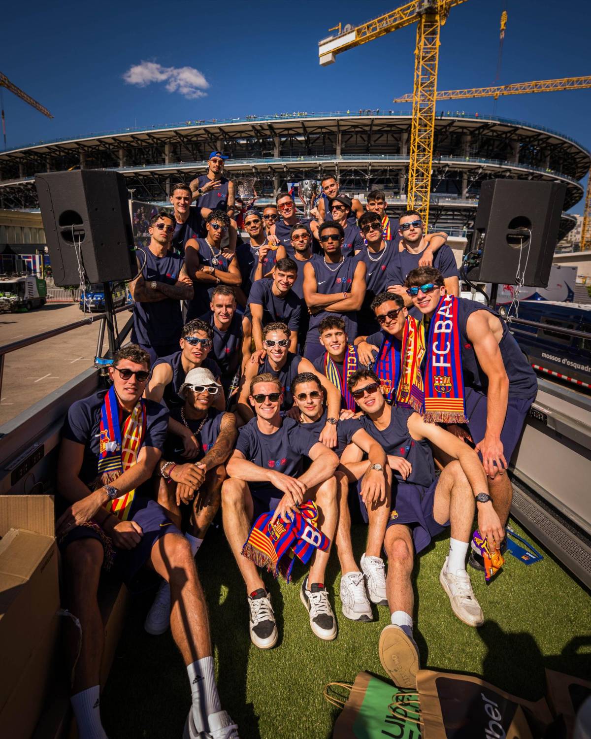 Rúa del Barcelona: locura en calles, se mofan de Real Madrid y promesa de Yamal